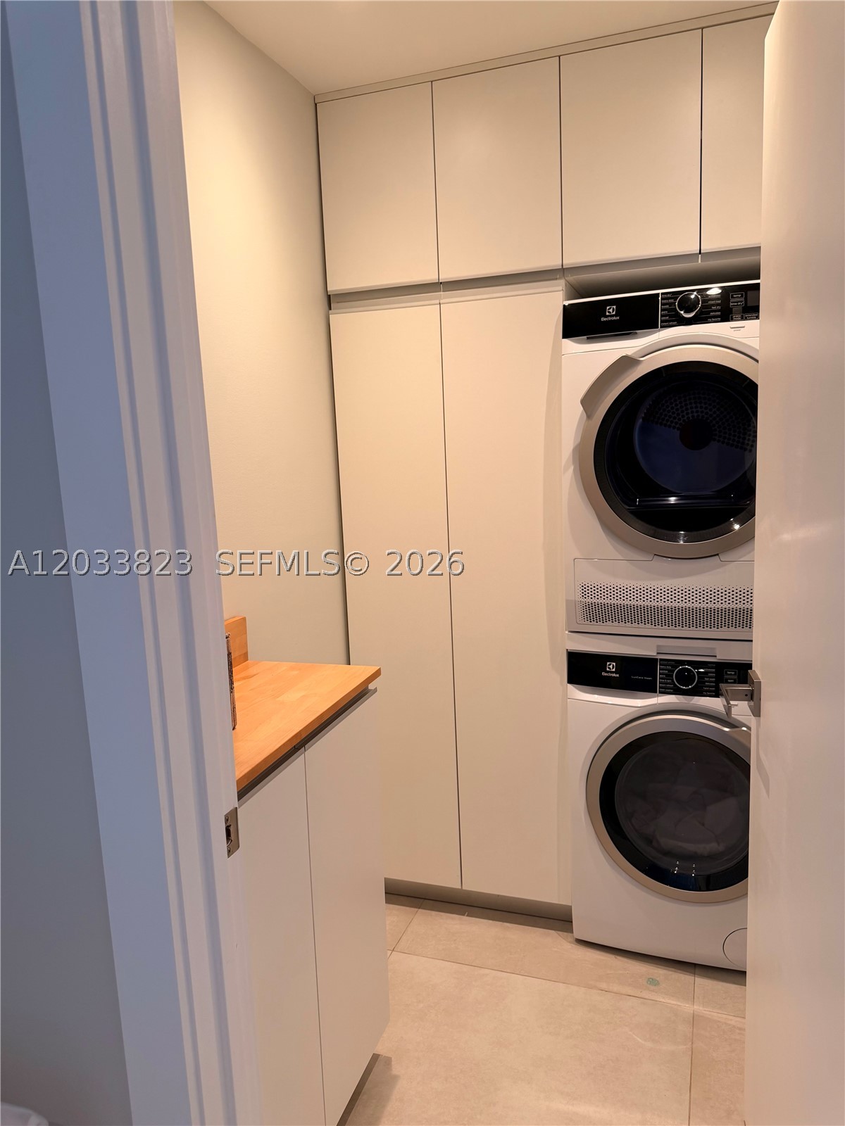 BAY VISTA PARK - Residential Lease