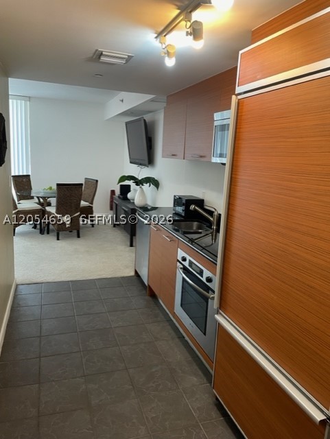50 Biscayne Condo - Residential
