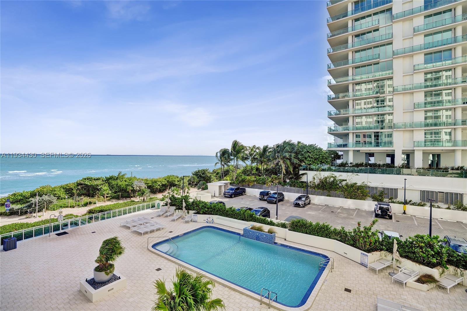 THE COLLINS CONDO - Residential