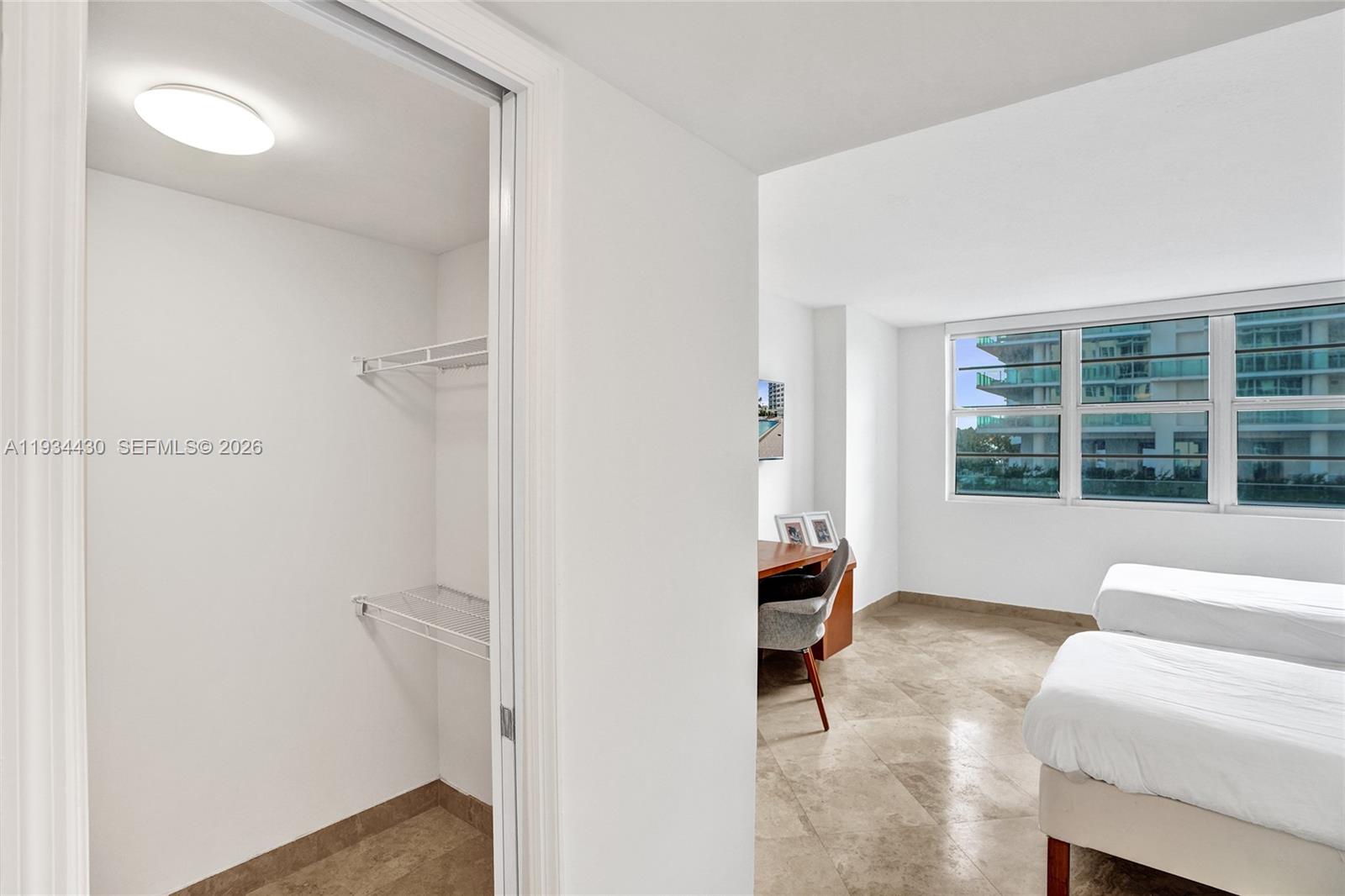 THE COLLINS CONDO - Residential