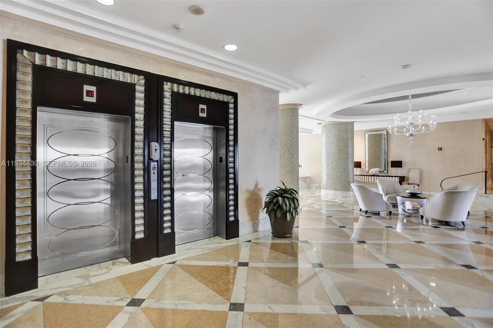 THE COLLINS CONDO - Residential