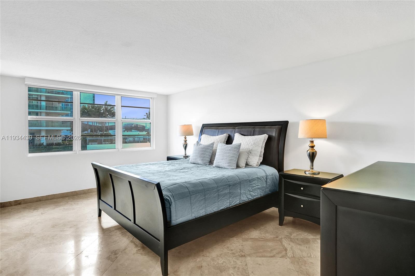 THE COLLINS CONDO - Residential