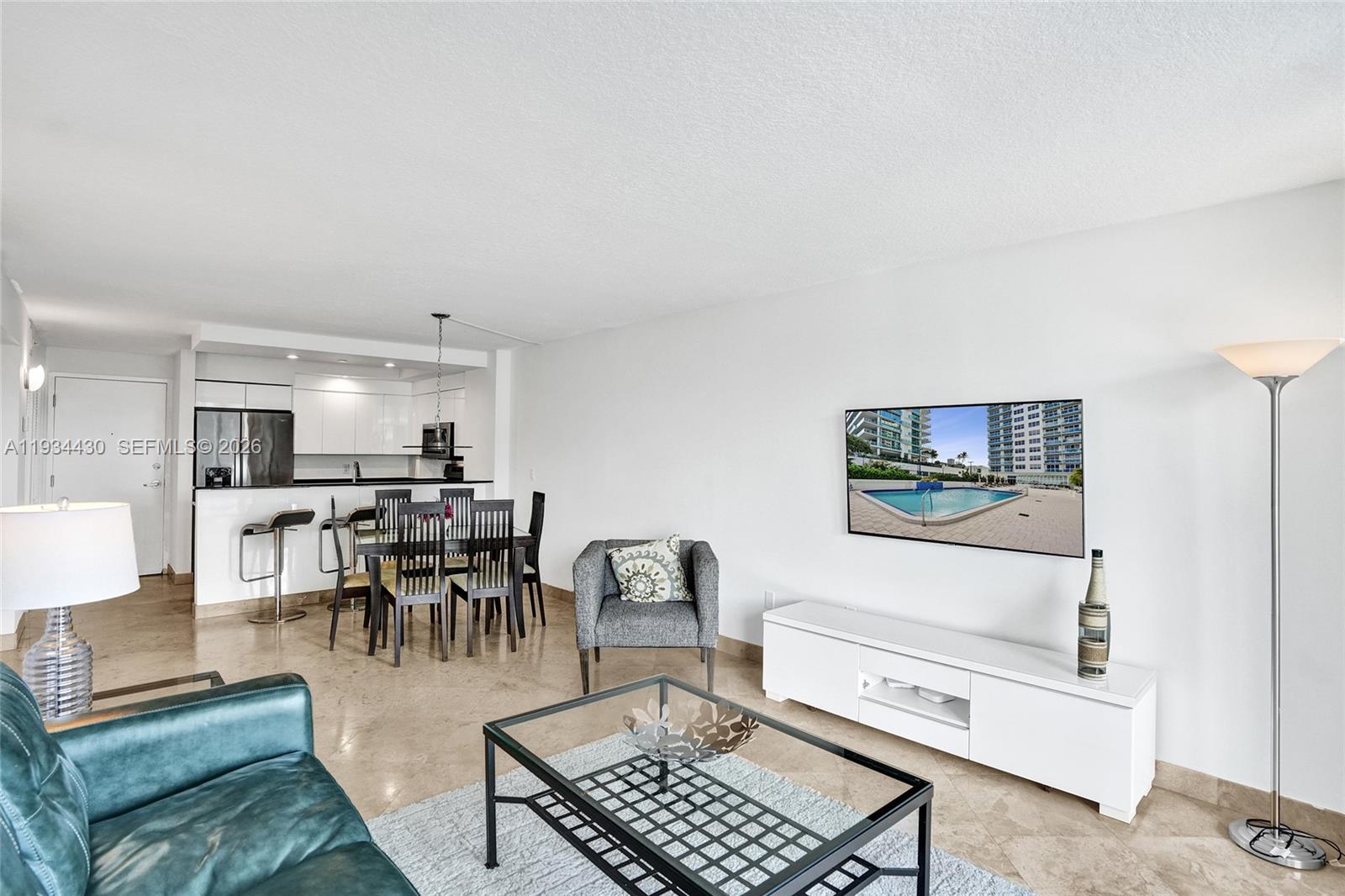 THE COLLINS CONDO - Residential