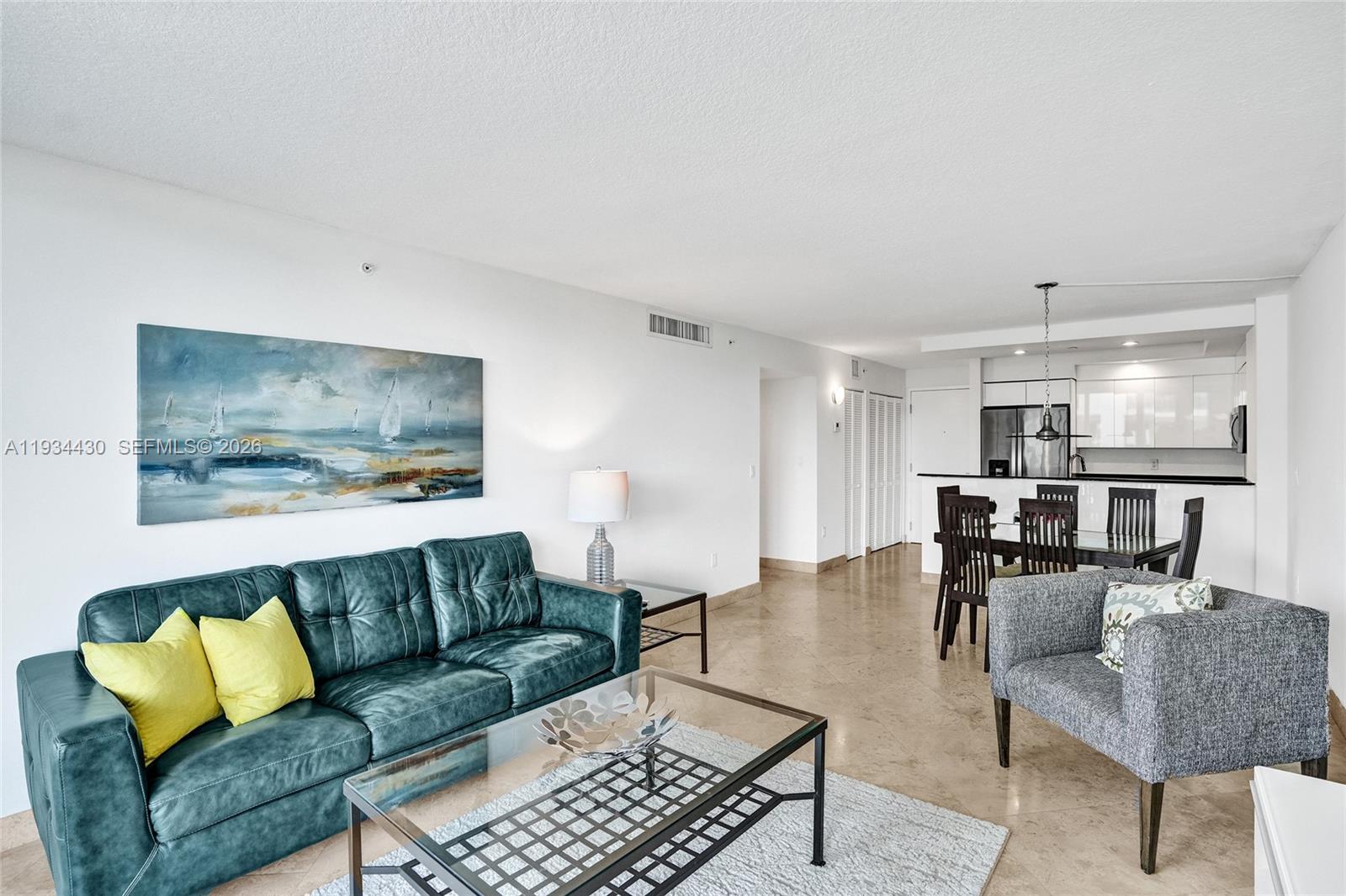 THE COLLINS CONDO - Residential