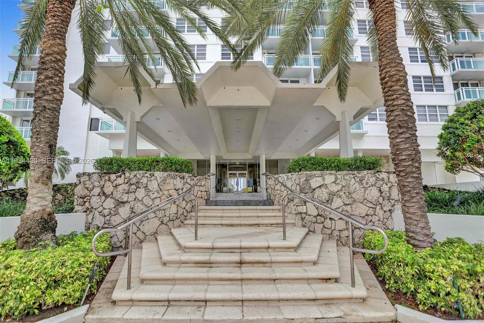 THE COLLINS CONDO - Residential