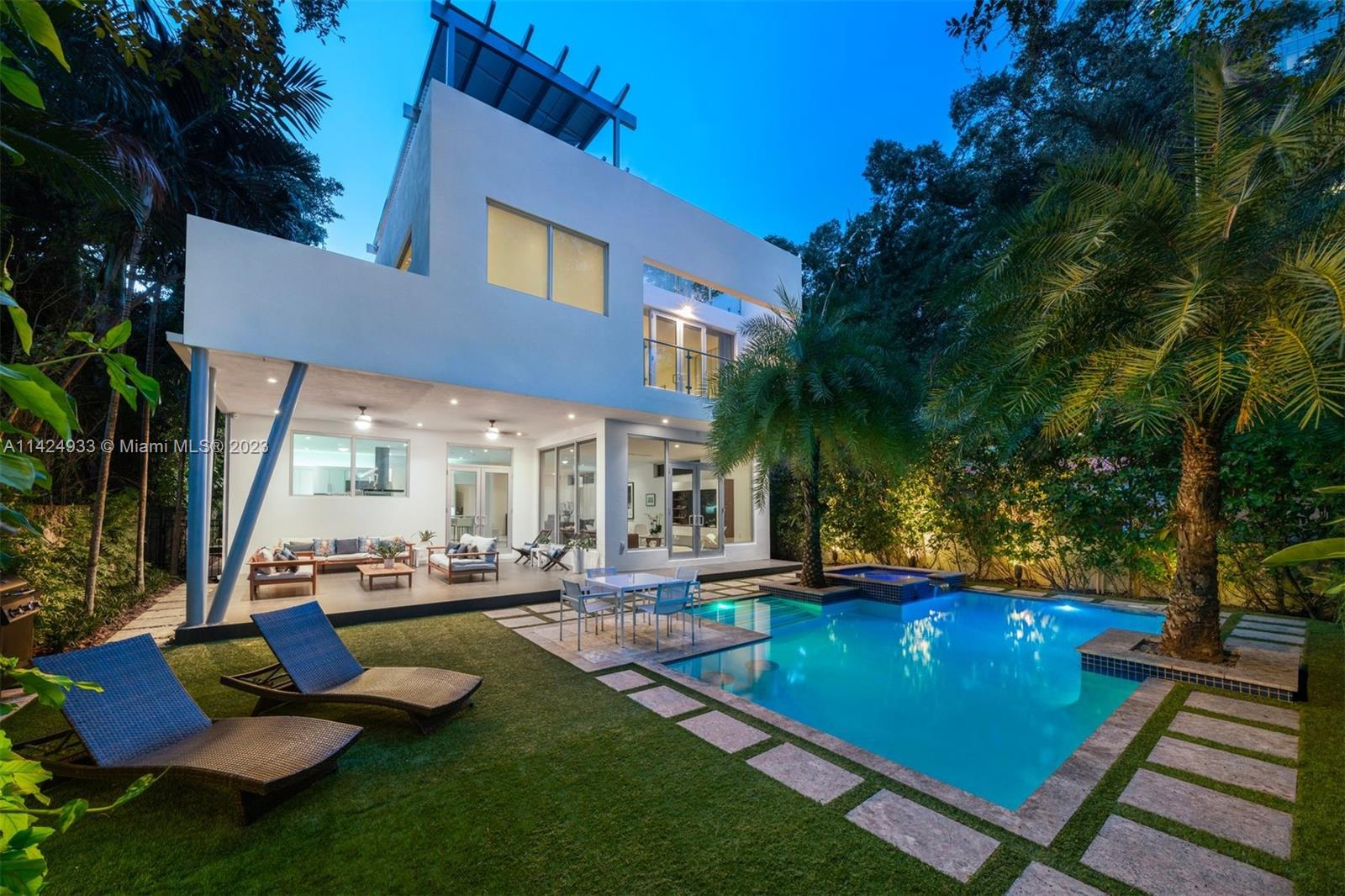 BRICKELLS FLAGLER - Residential