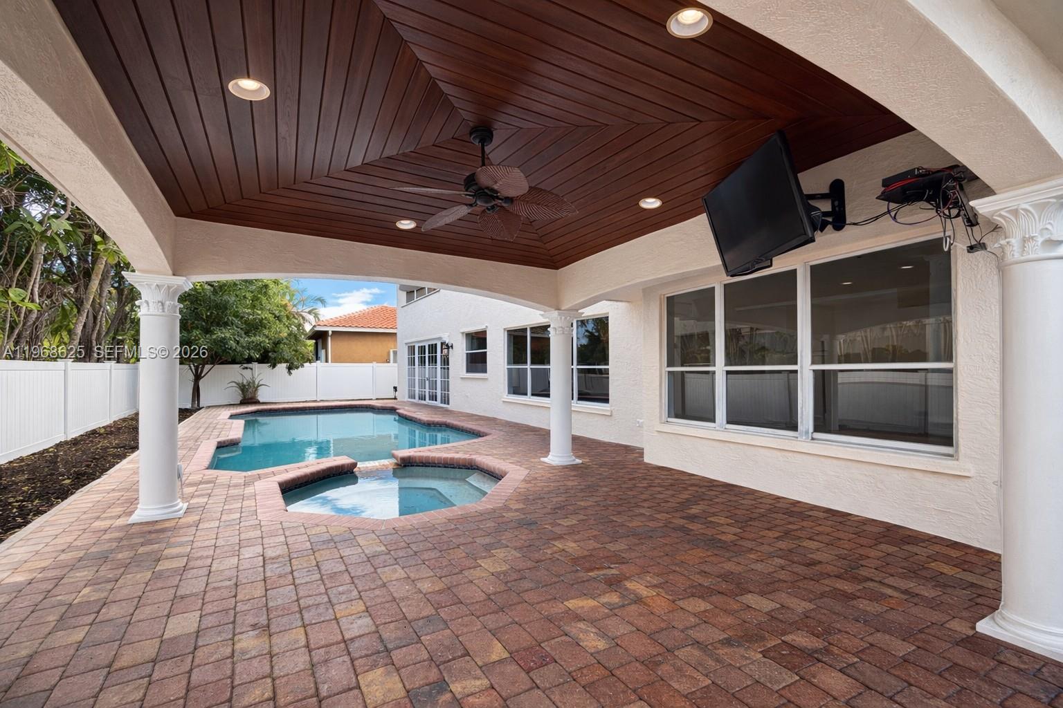 TWIN ACRES - Residential