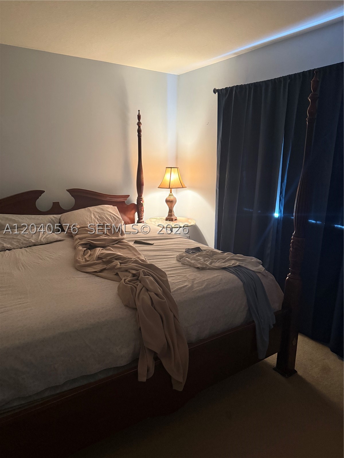 Spacious 4-bedroom, 3-bathroom townhouse  in the Kingdom Dream community! At the main level : living and dining area, a full bathroom, and direct access to your private covered patio. Upstairs you will find all four bedrooms, including the master one  in suite. Conveniently located near major highways, dining, shopping, schools, hospitals, and places of worship.
Seller motivated!! don't miss it out.