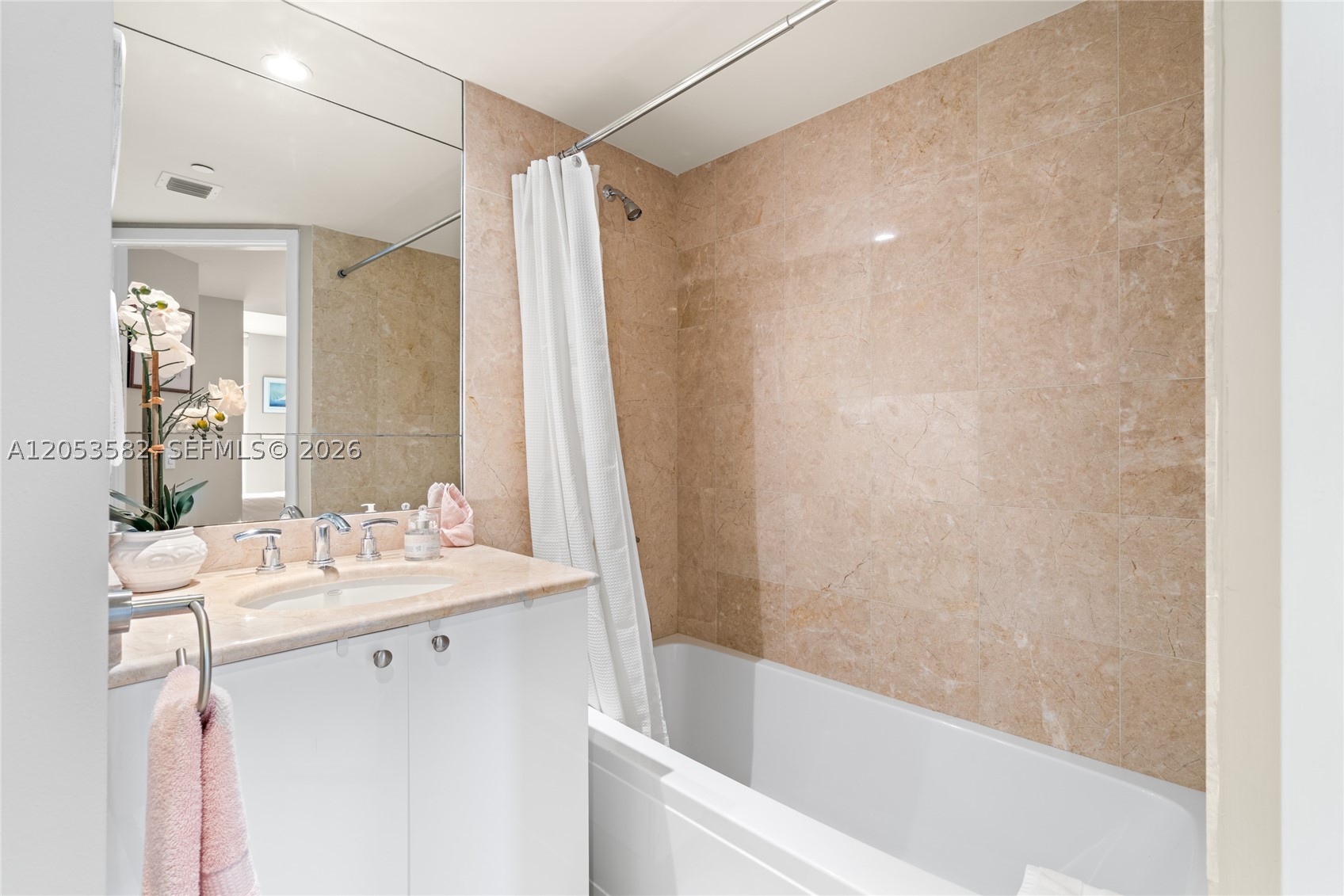 CARBONELL CONDO - Residential Lease