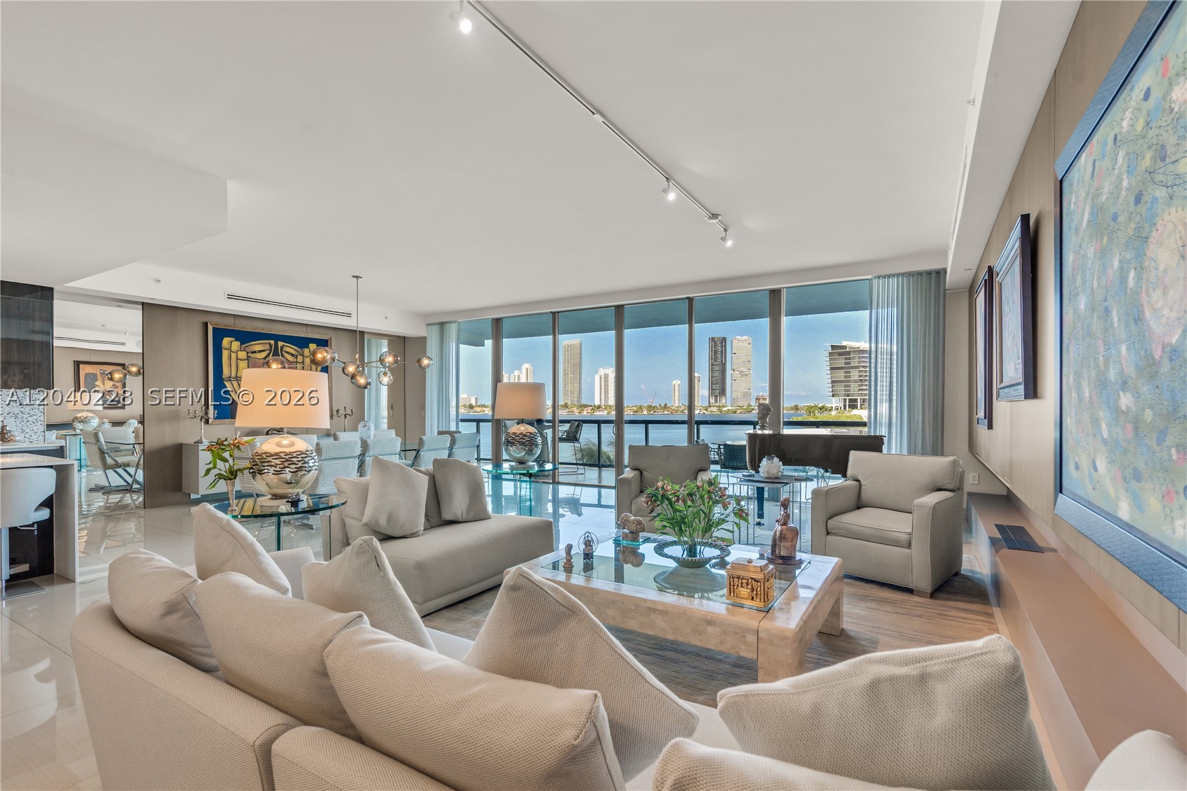 ECHO CONDO - Residential