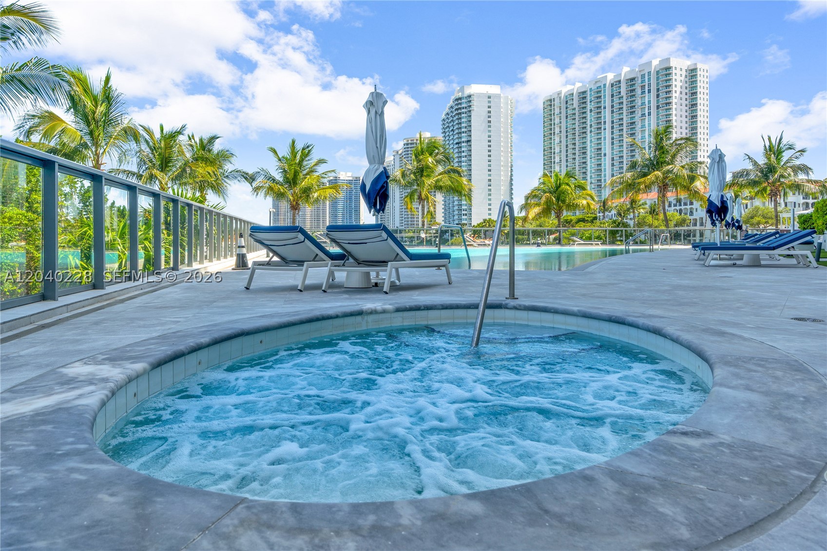ECHO CONDO - Residential