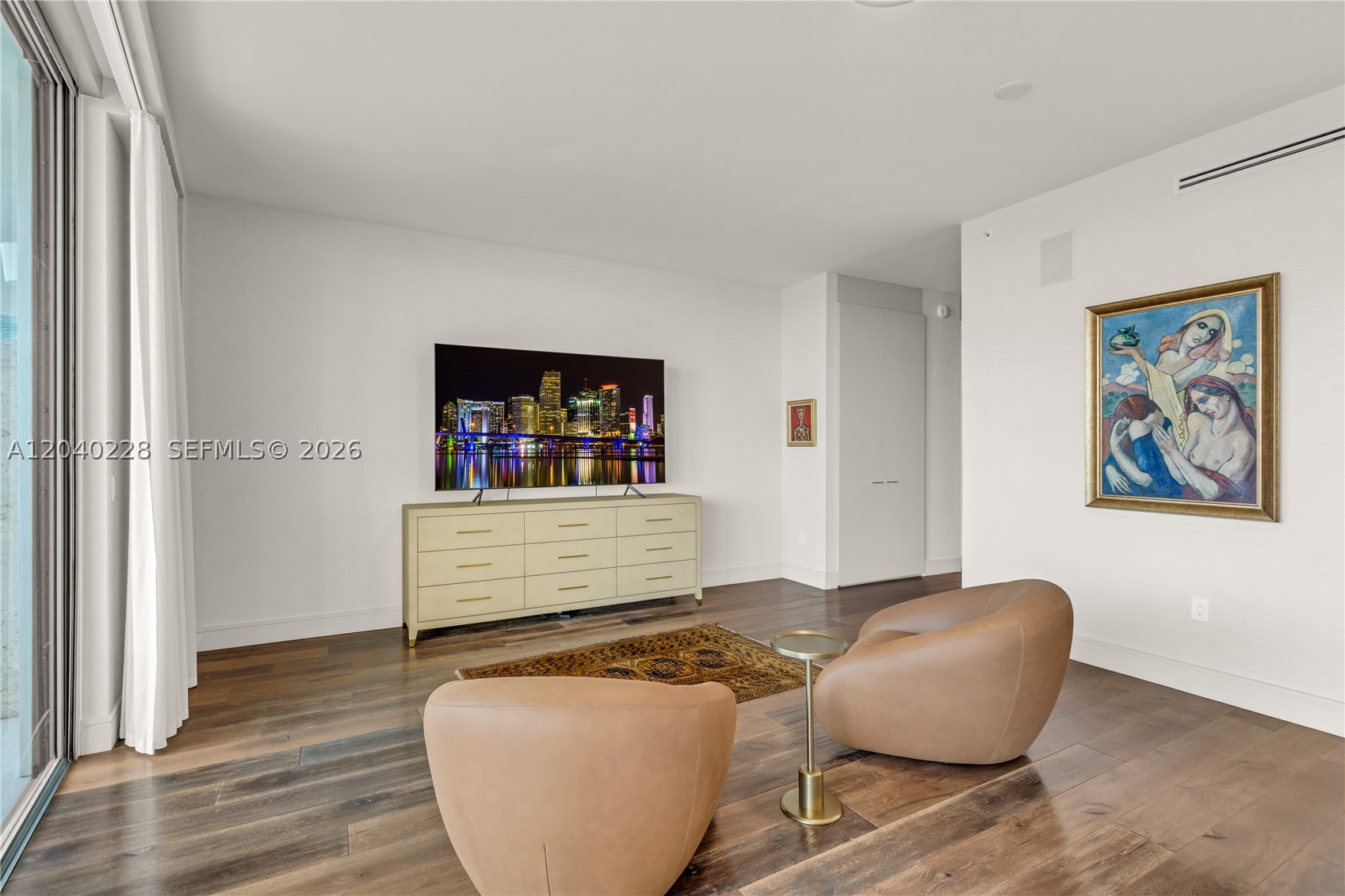 ECHO CONDO - Residential