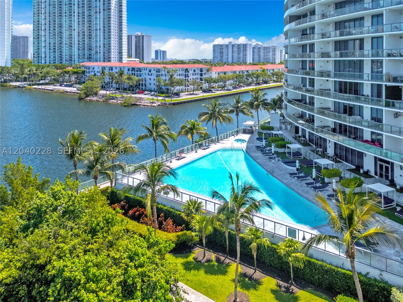 ECHO CONDO - Residential