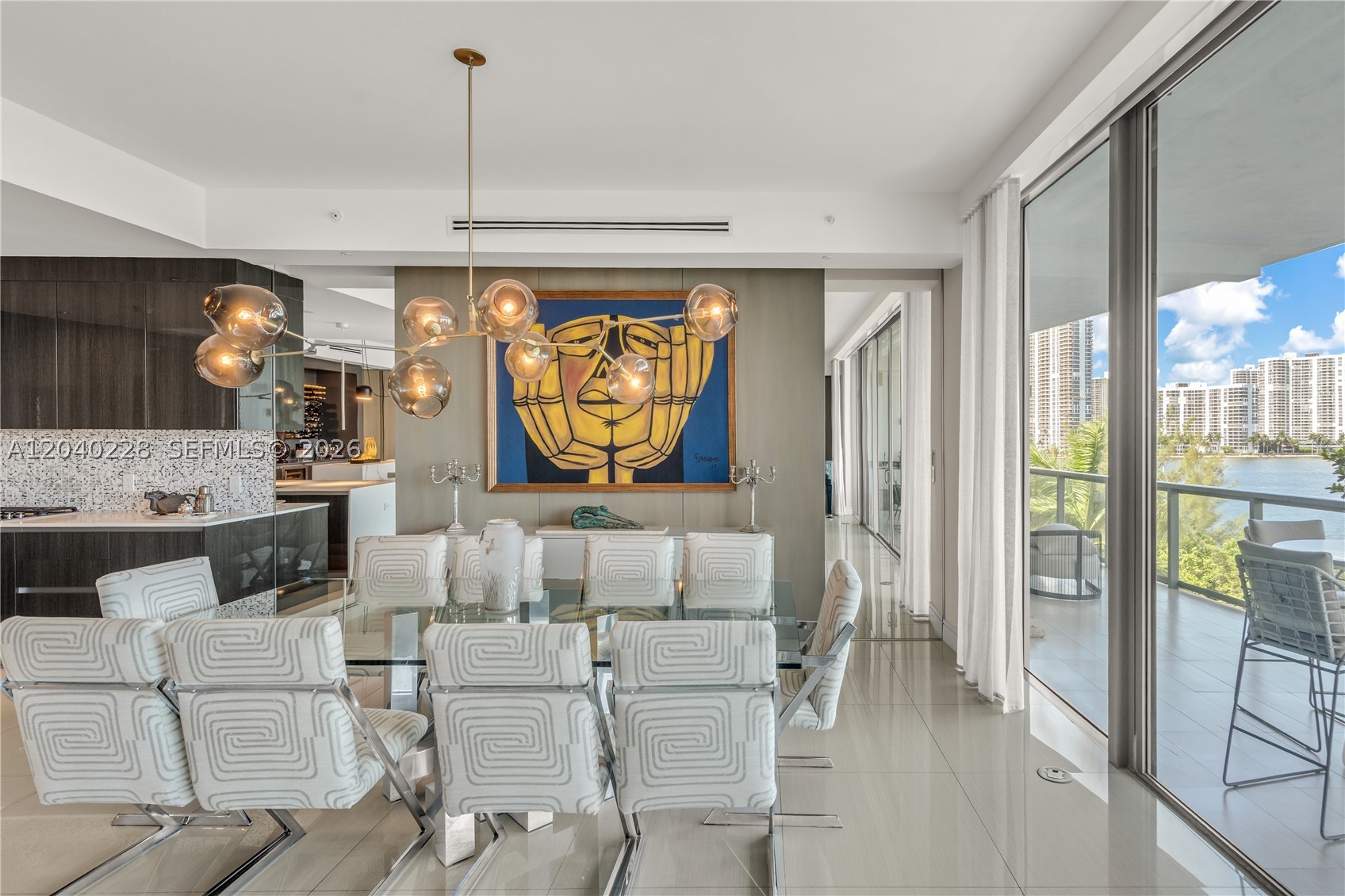 ECHO CONDO - Residential