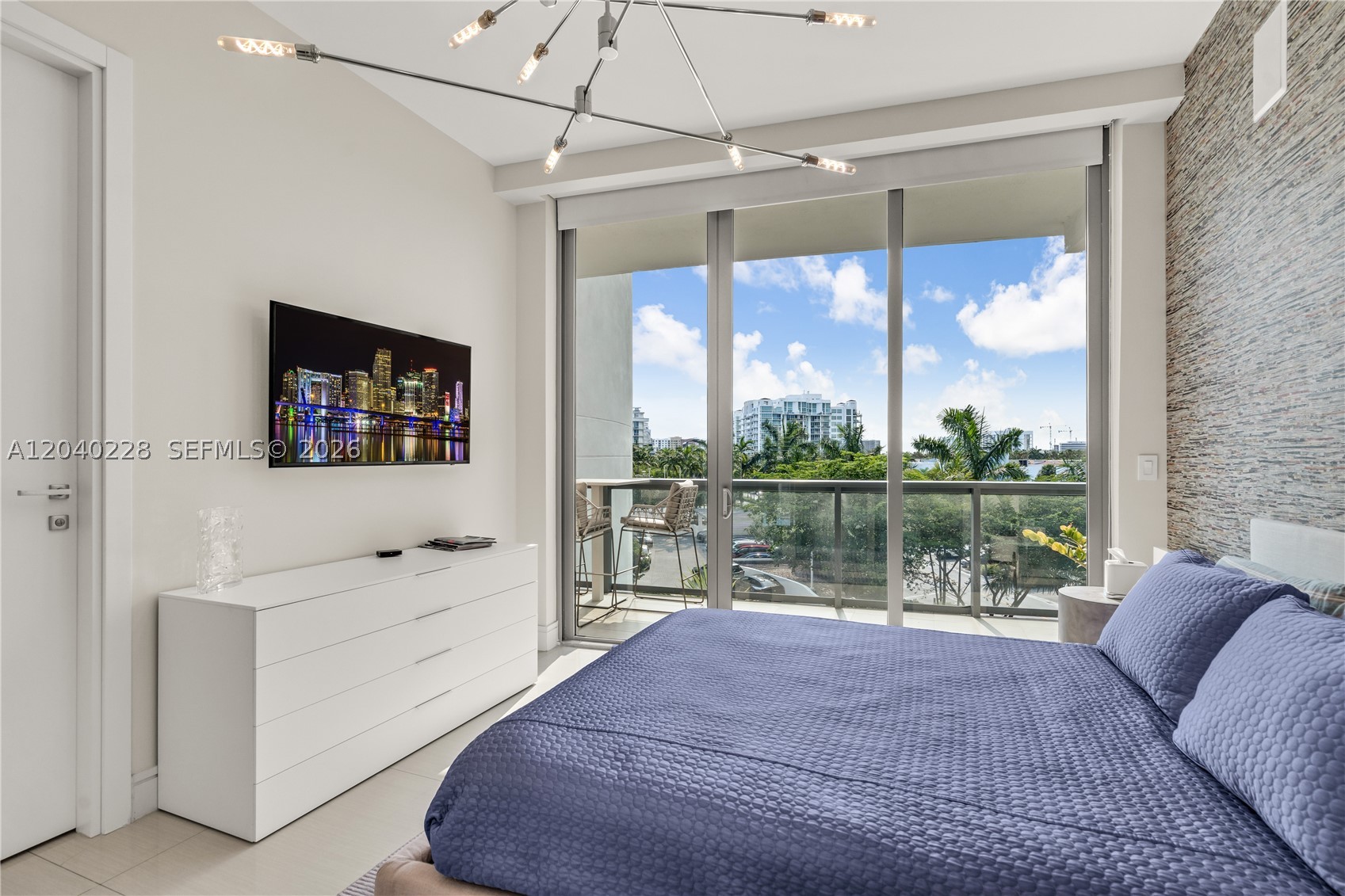 ECHO CONDO - Residential