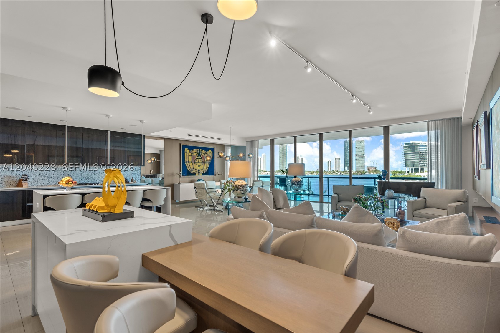 ECHO CONDO - Residential