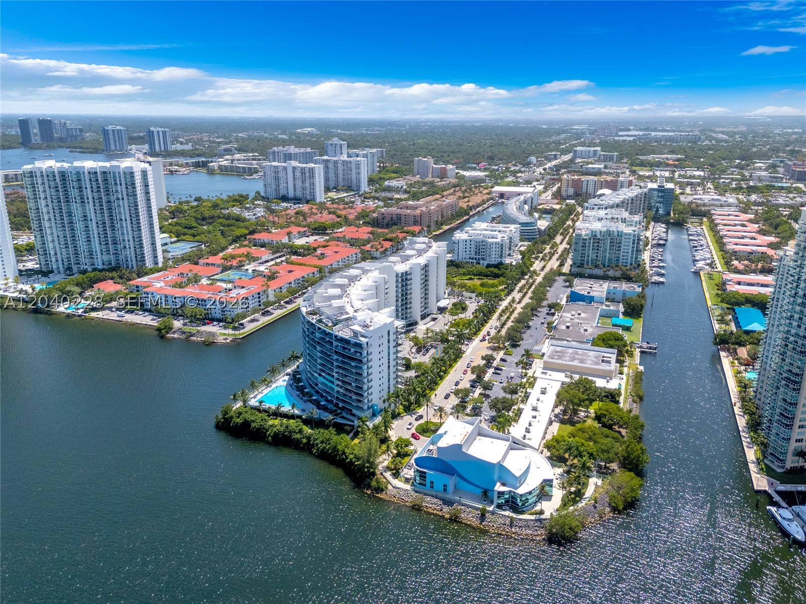 ECHO CONDO - Residential