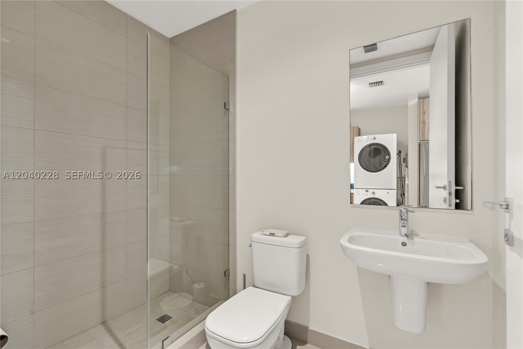 ECHO CONDO - Residential