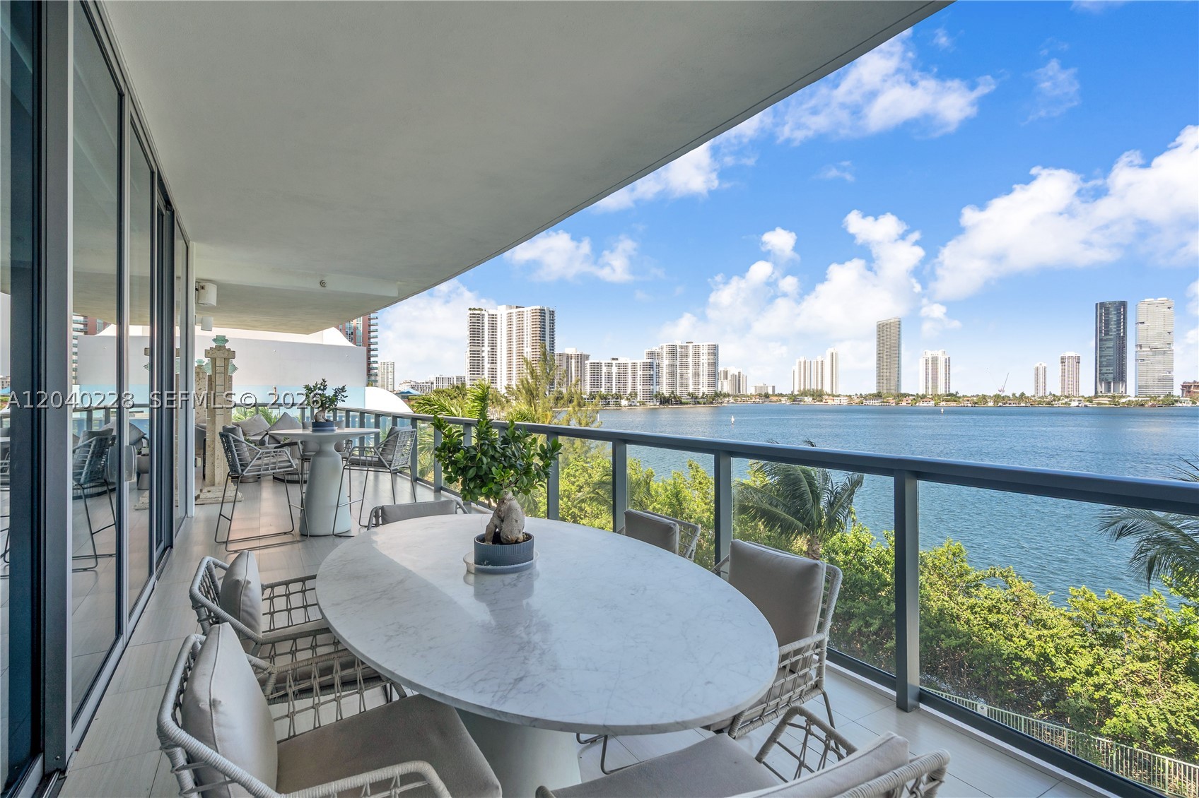 ECHO CONDO - Residential