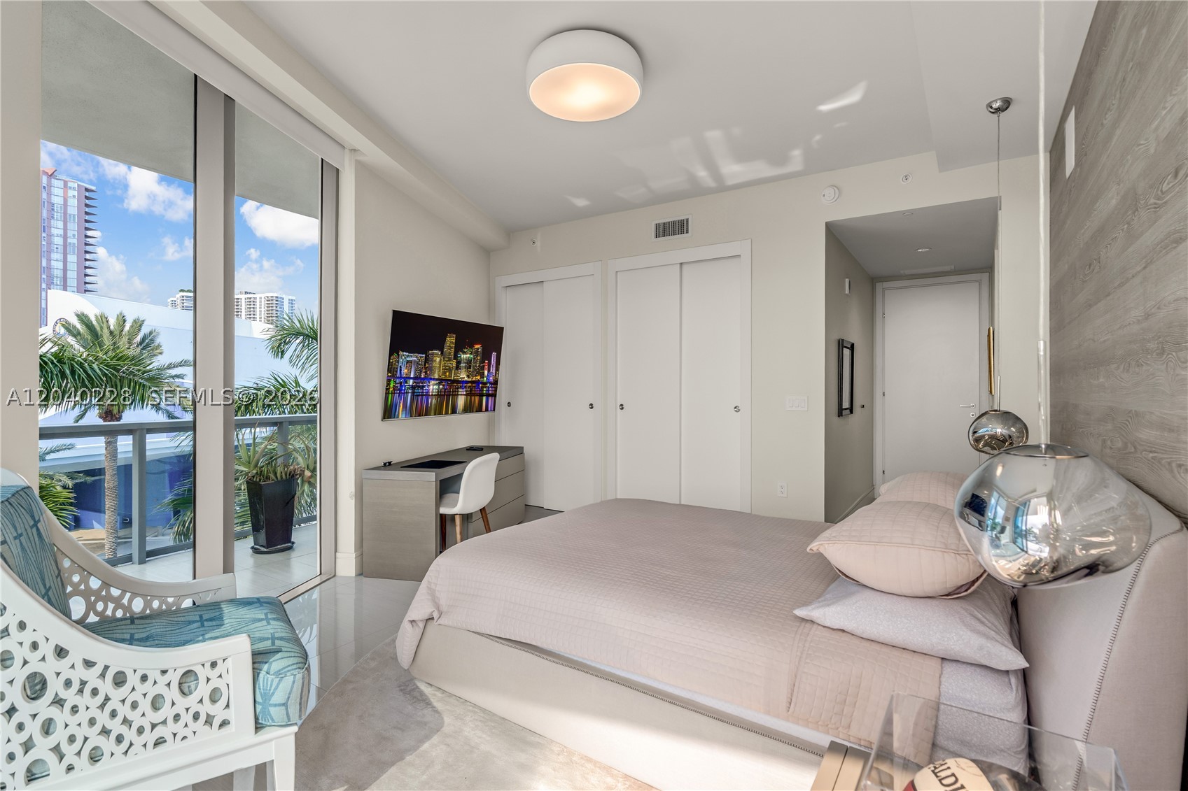 ECHO CONDO - Residential