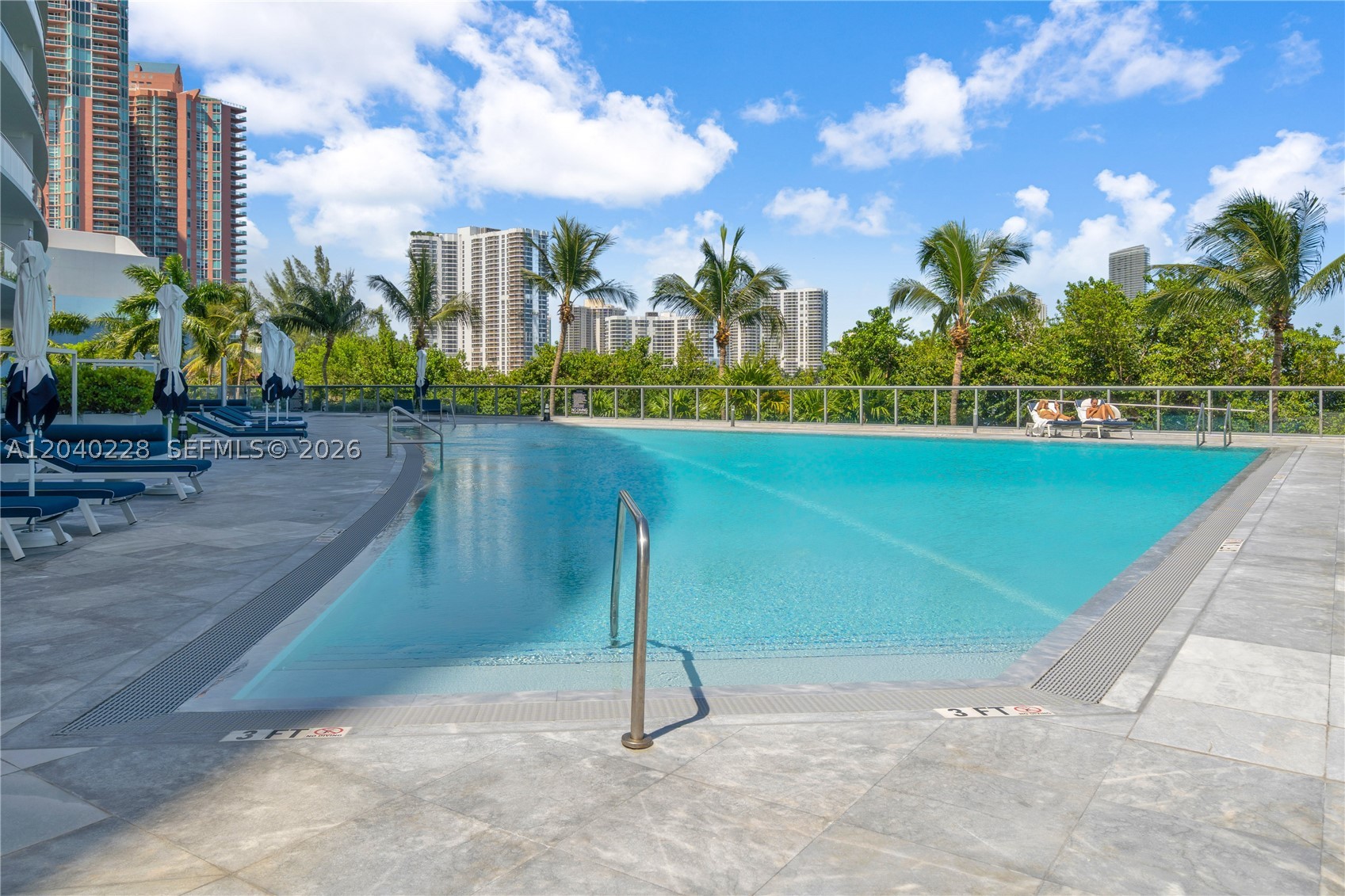 ECHO CONDO - Residential