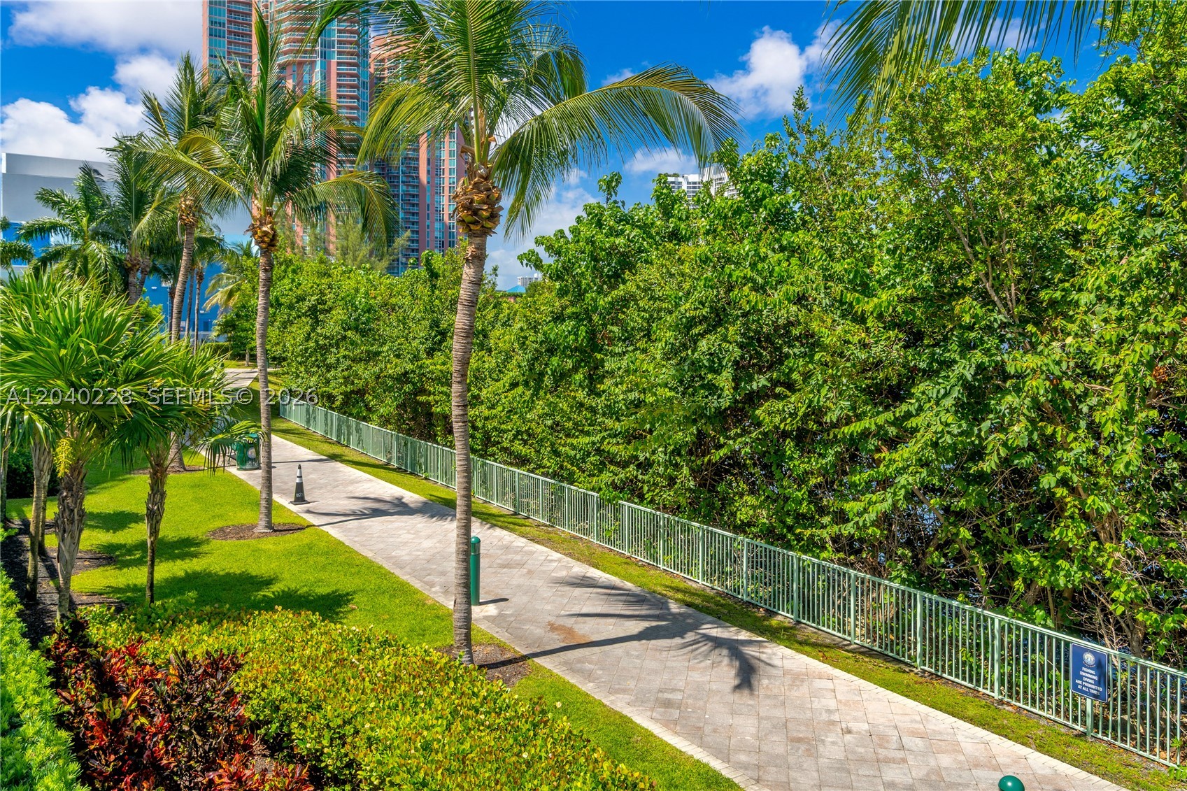 ECHO CONDO - Residential