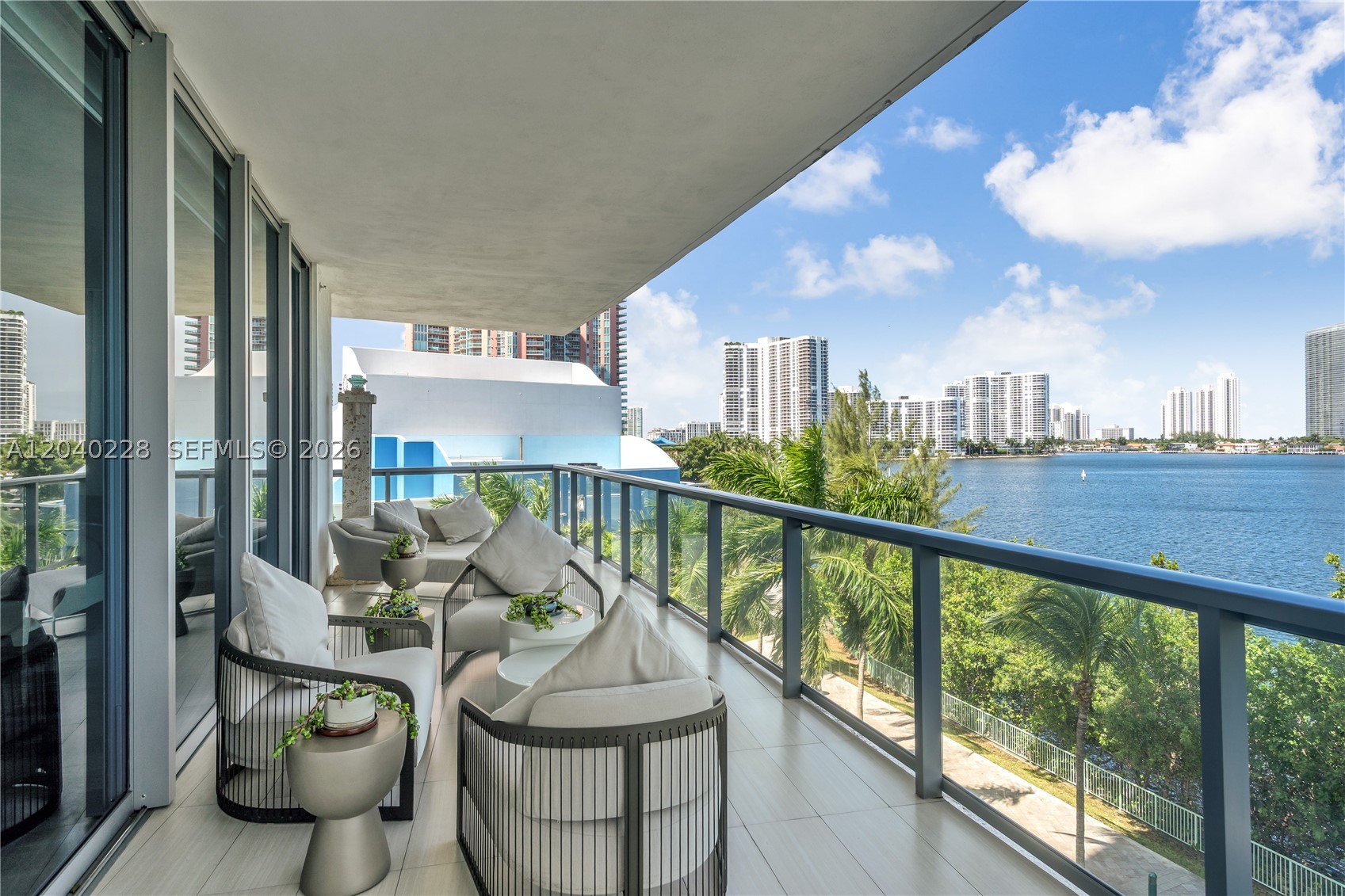 ECHO CONDO - Residential
