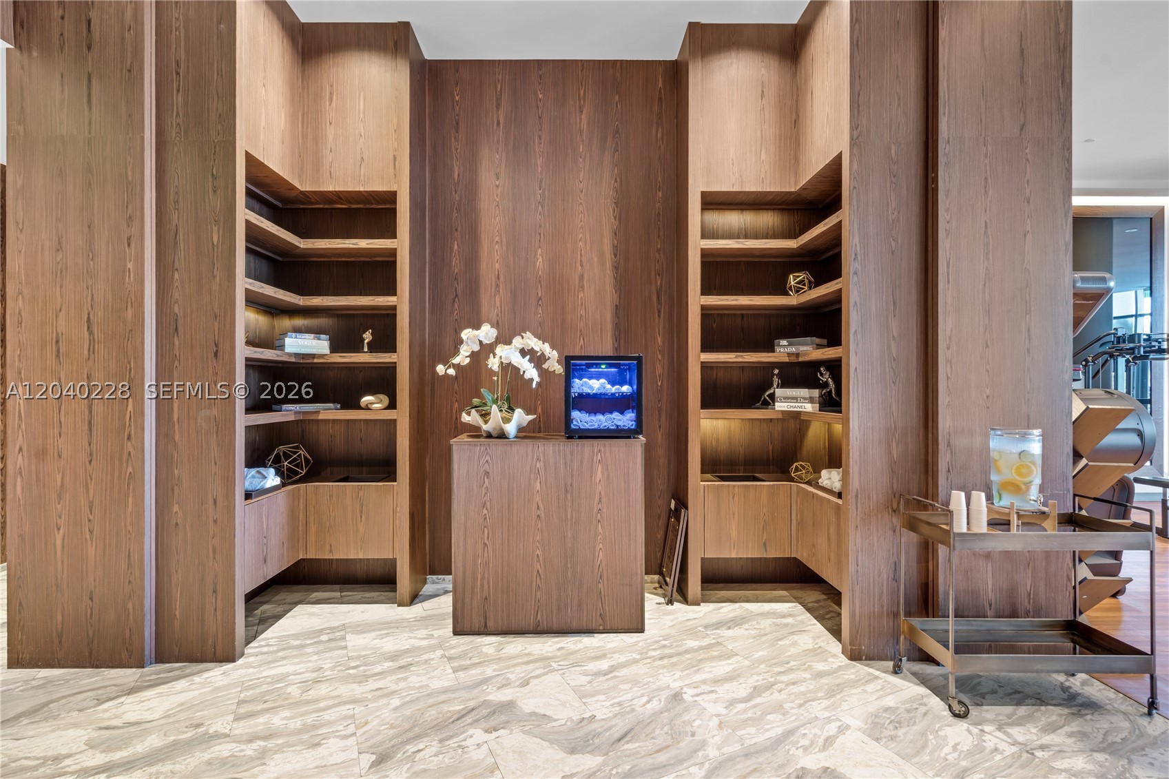 ECHO CONDO - Residential