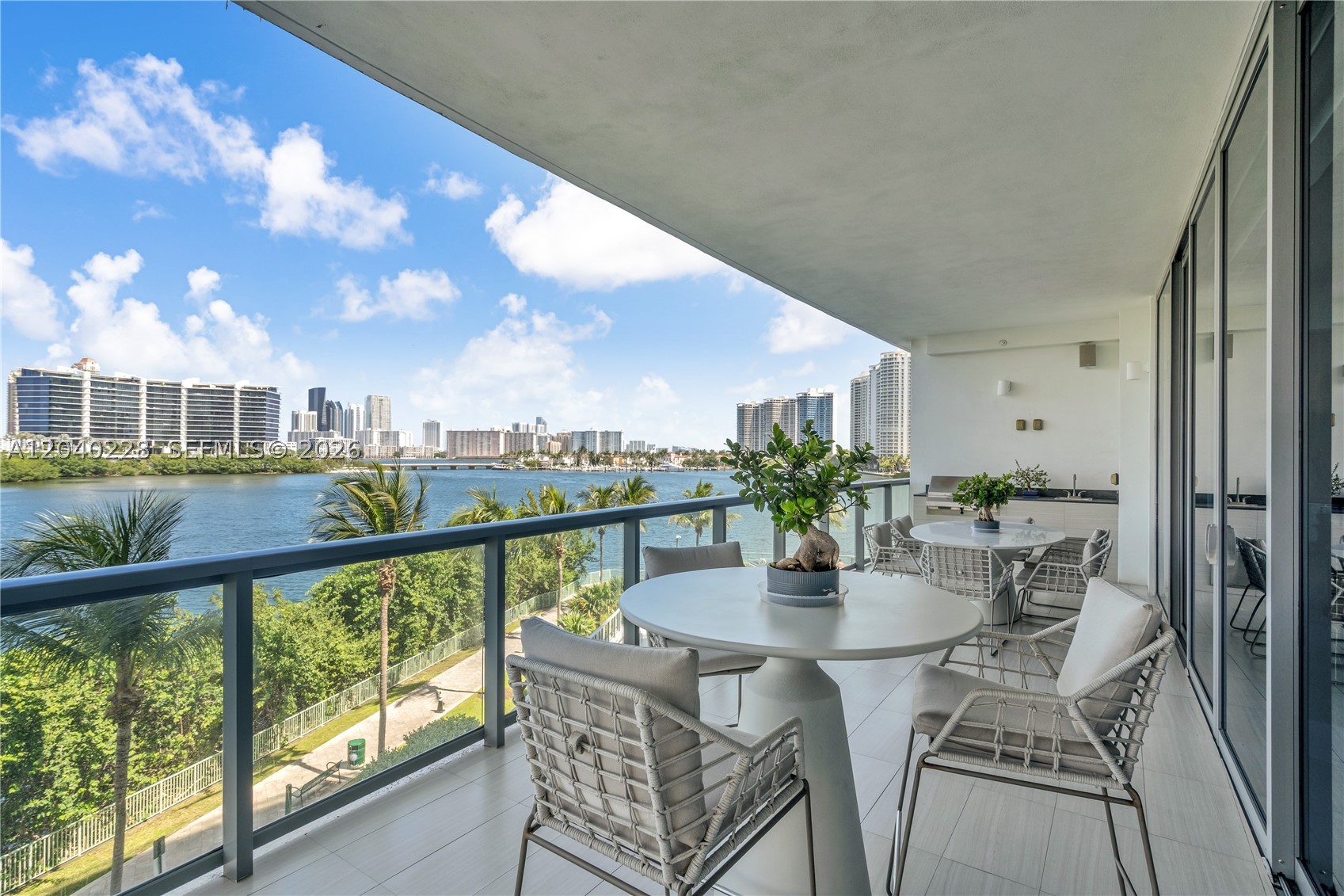 ECHO CONDO - Residential