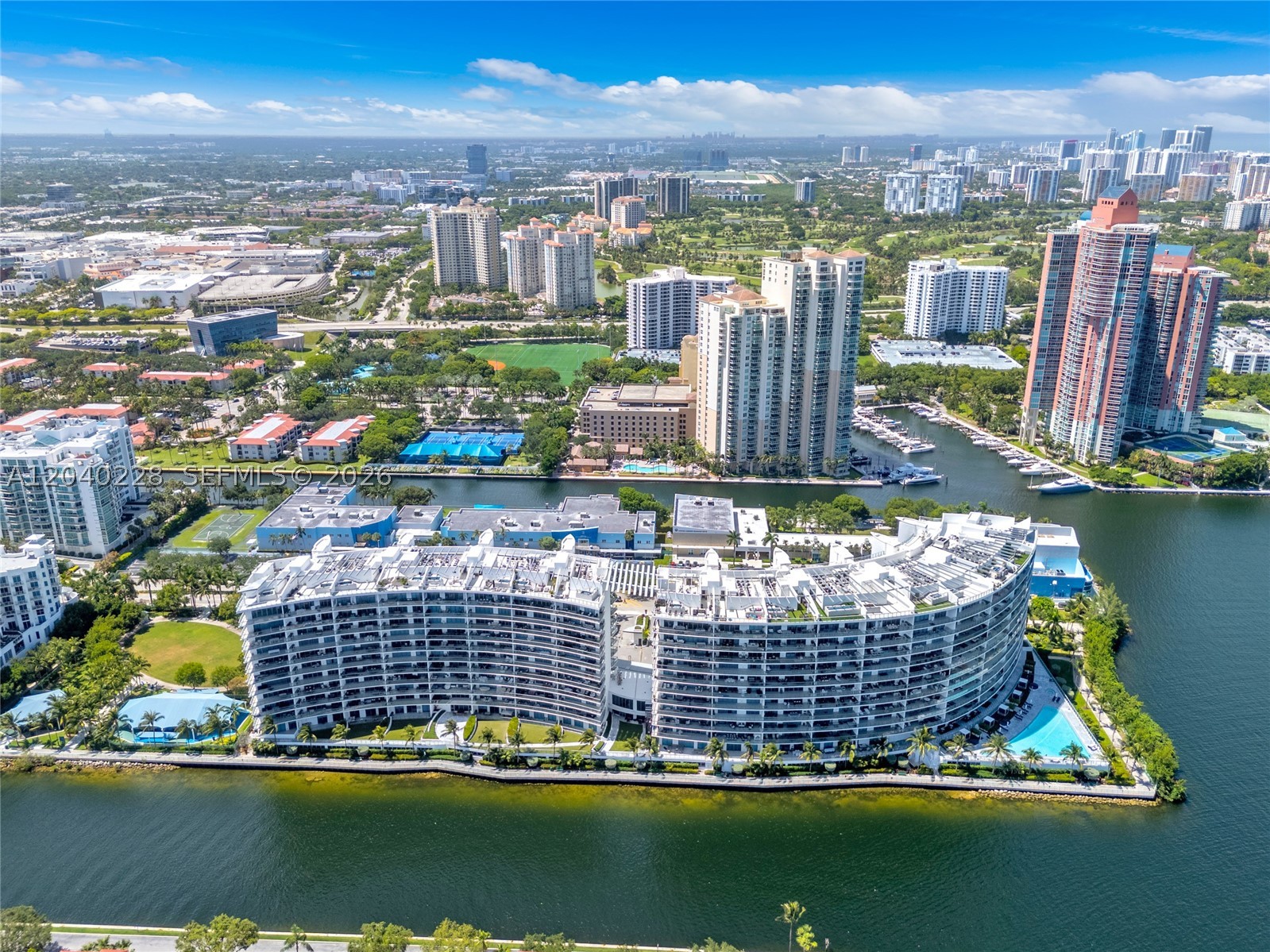 ECHO CONDO - Residential