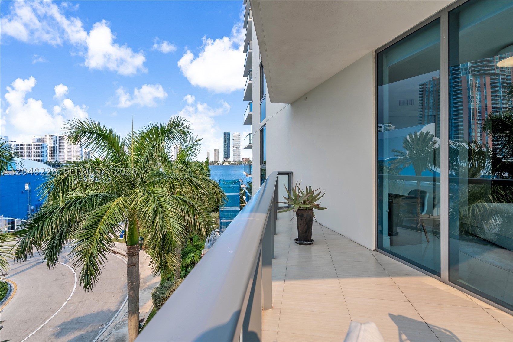 ECHO CONDO - Residential
