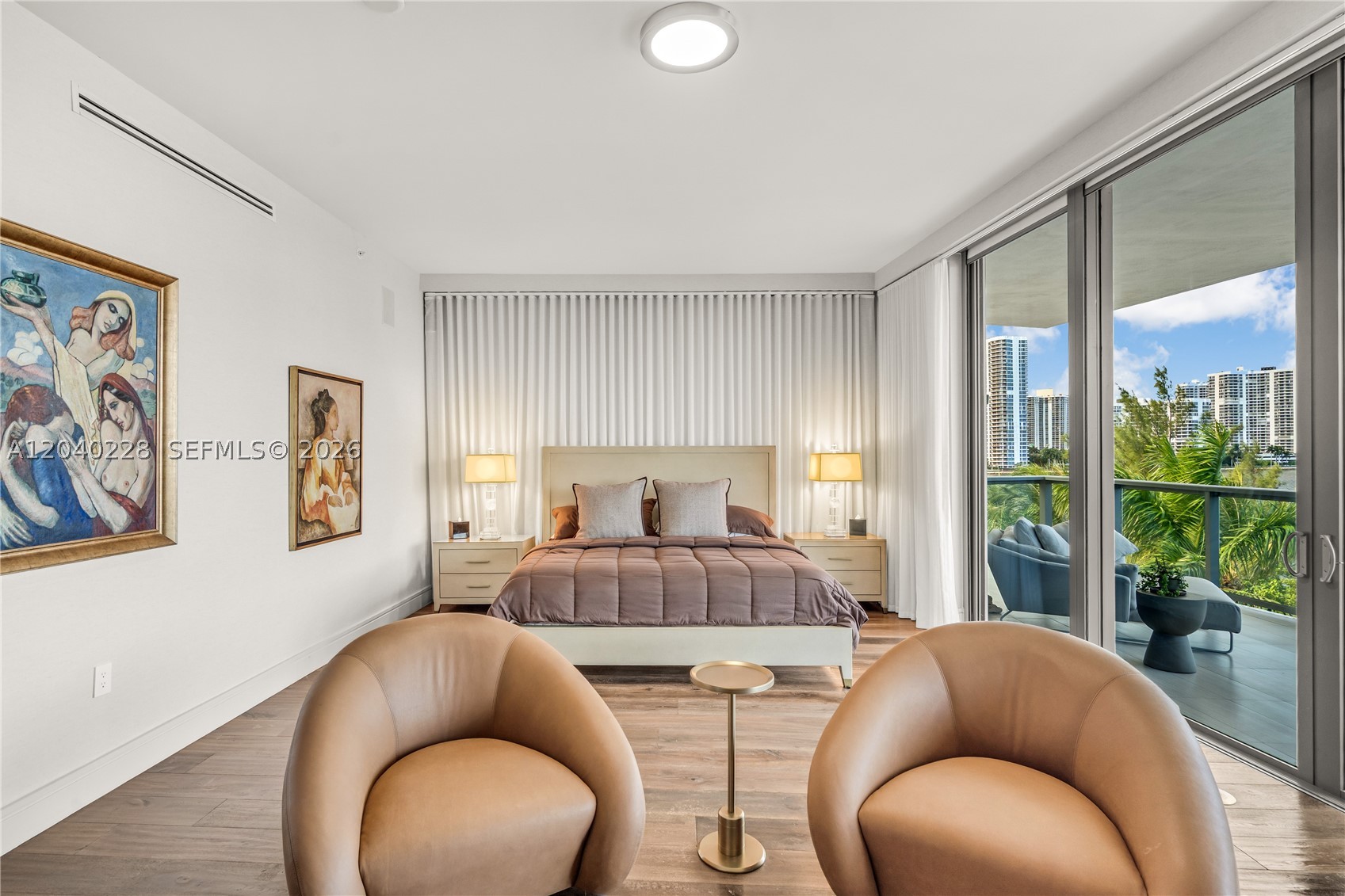 ECHO CONDO - Residential
