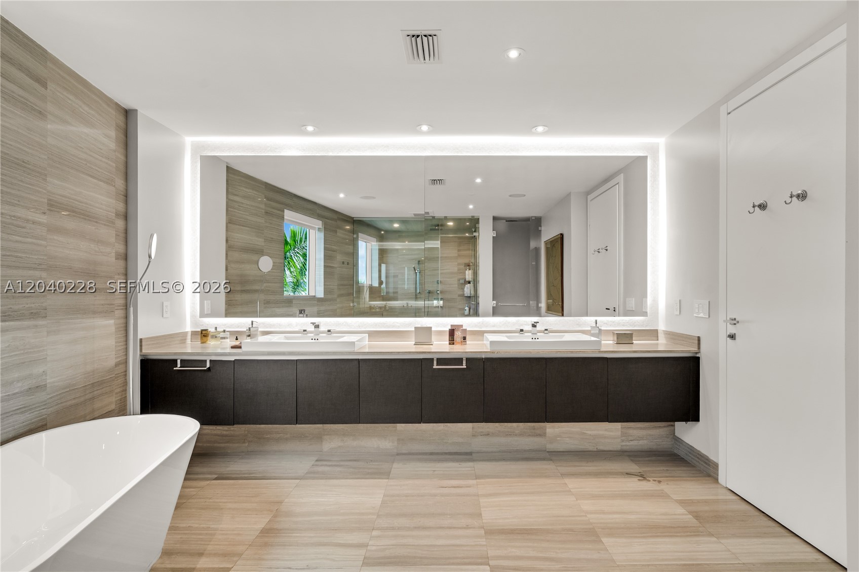 ECHO CONDO - Residential