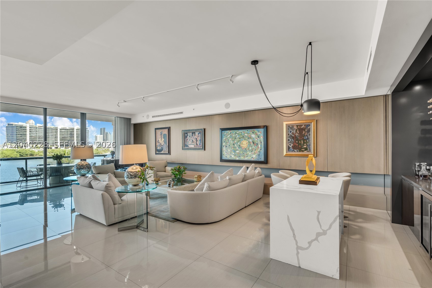 ECHO CONDO - Residential