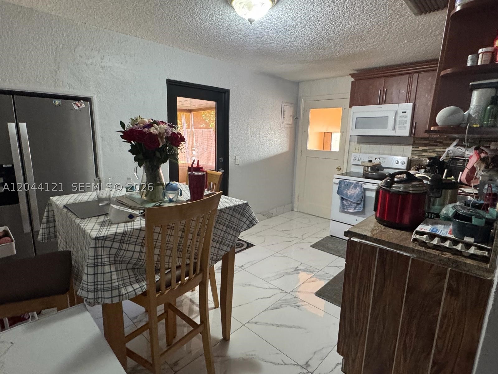 HOLLYWOOD BEACH GARDENS - Residential