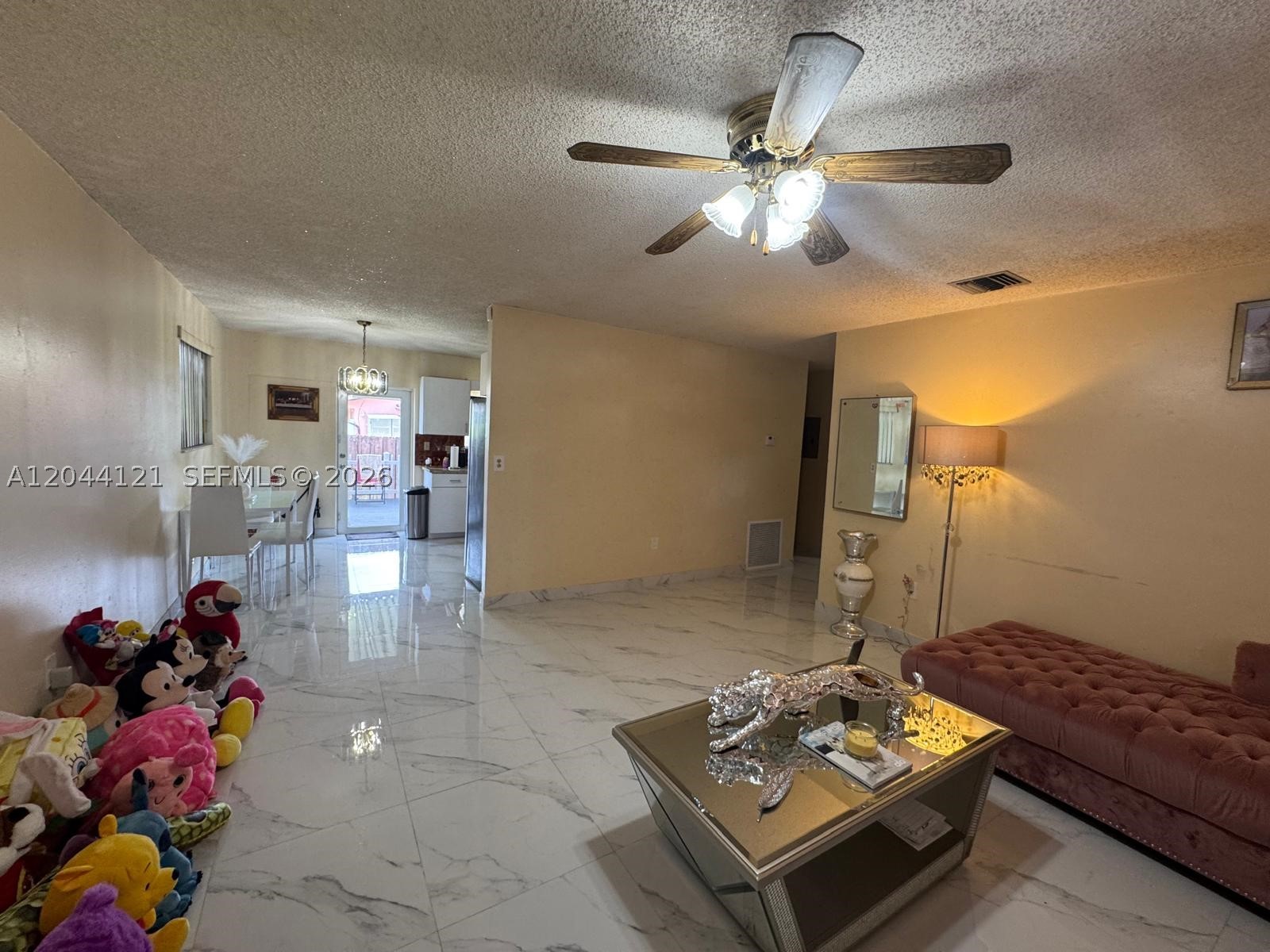 HOLLYWOOD BEACH GARDENS - Residential
