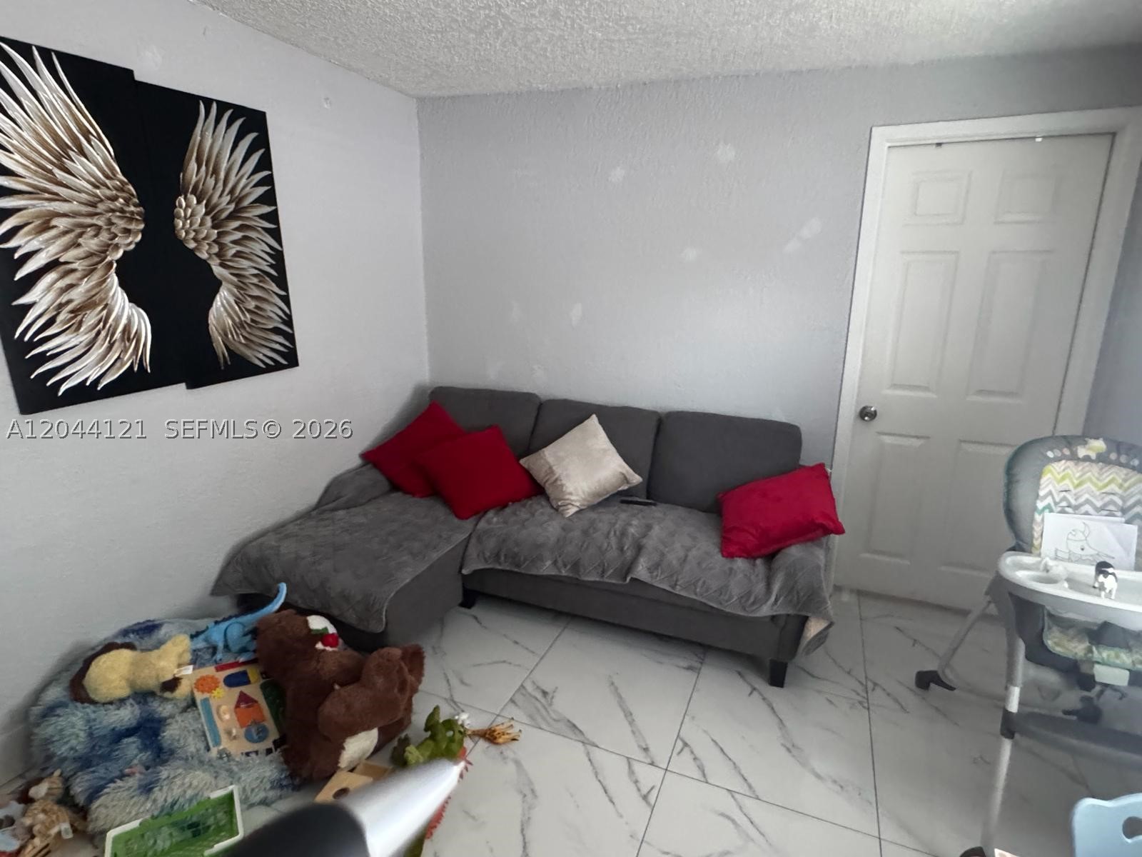 HOLLYWOOD BEACH GARDENS - Residential