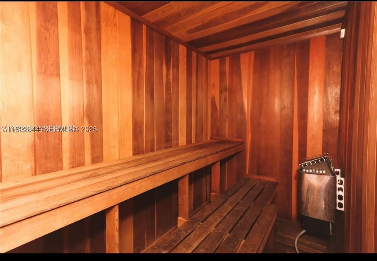 STANTON HOUSE CONDO - Residential