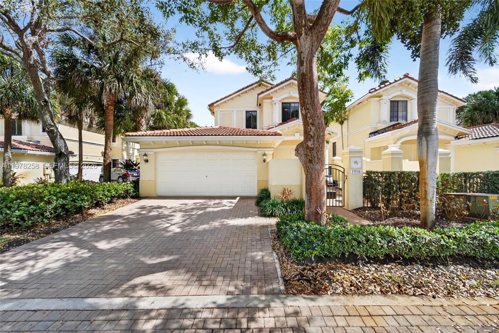 MARIPOSA POINTE AT WESTON - Residential