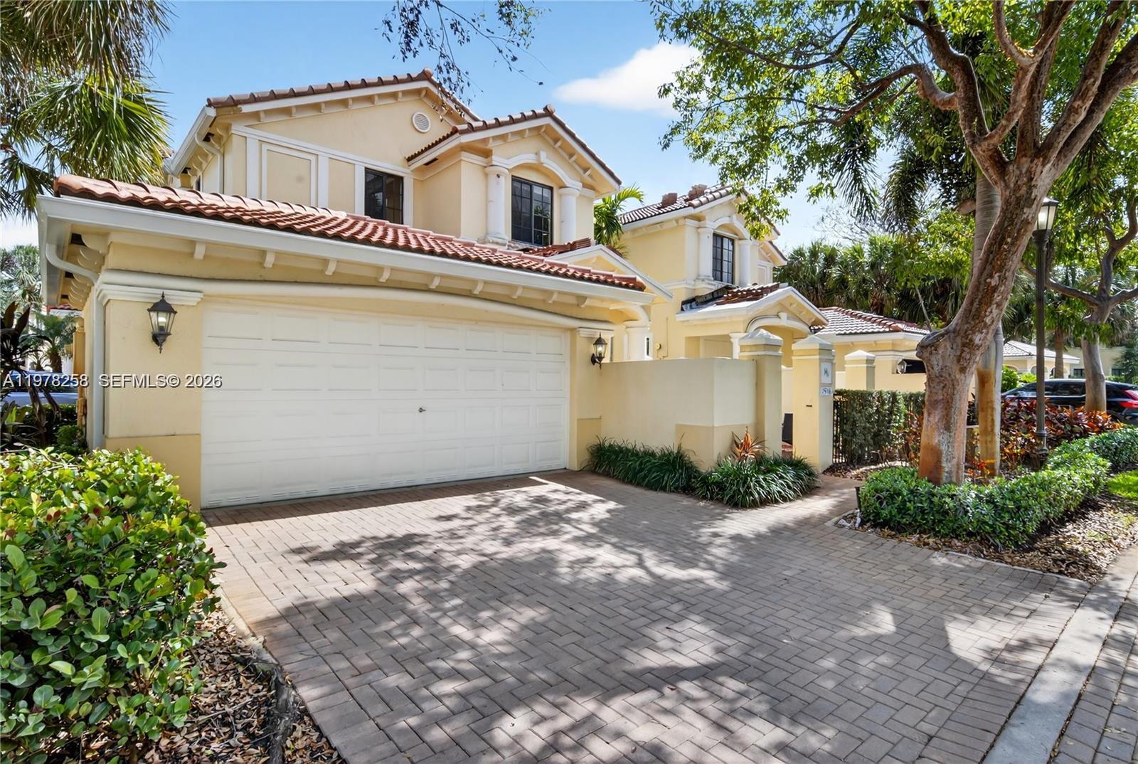 MARIPOSA POINTE AT WESTON - Residential