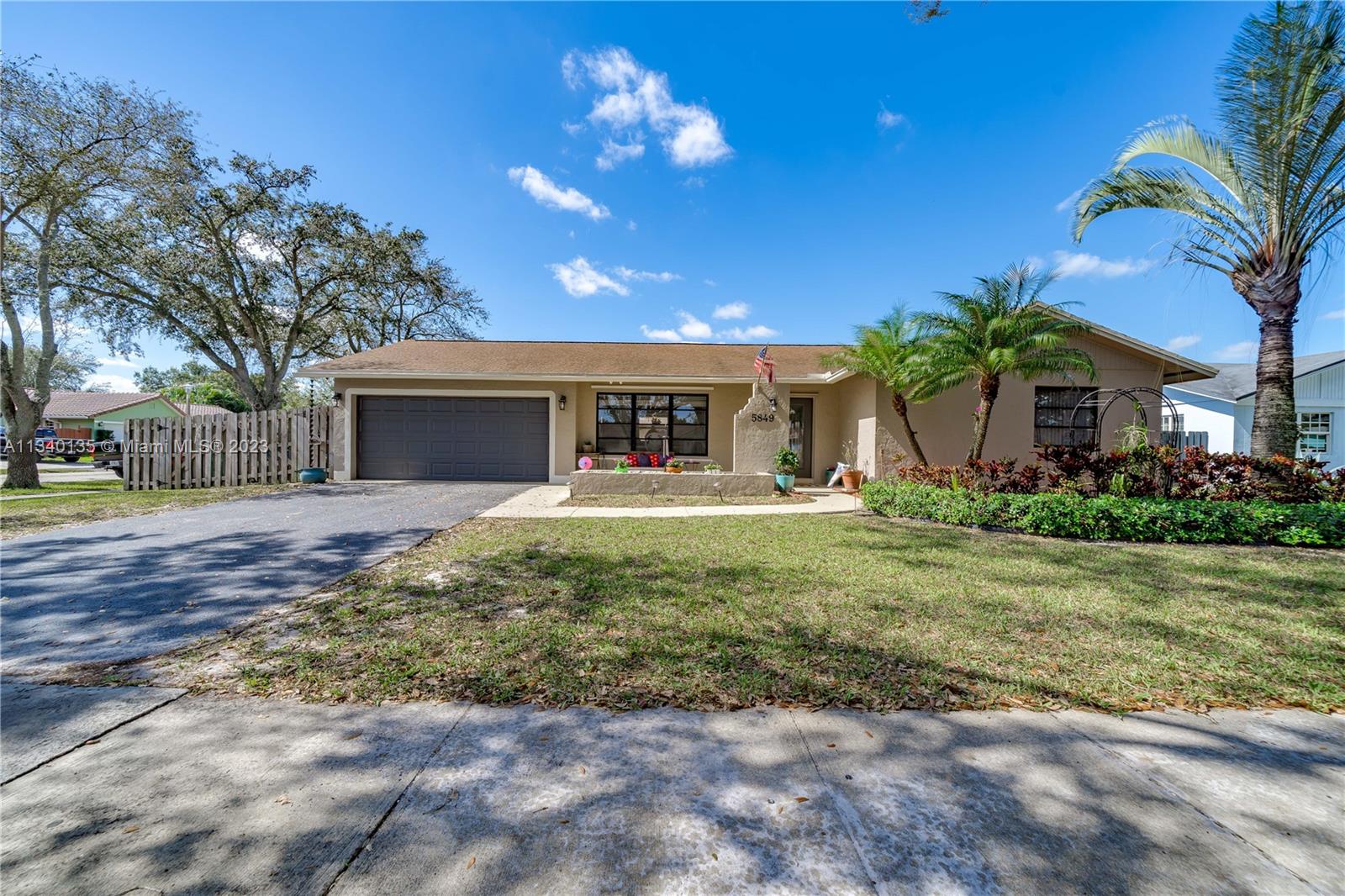 FLAMINGO GARDENS-LIVE OAK - Residential