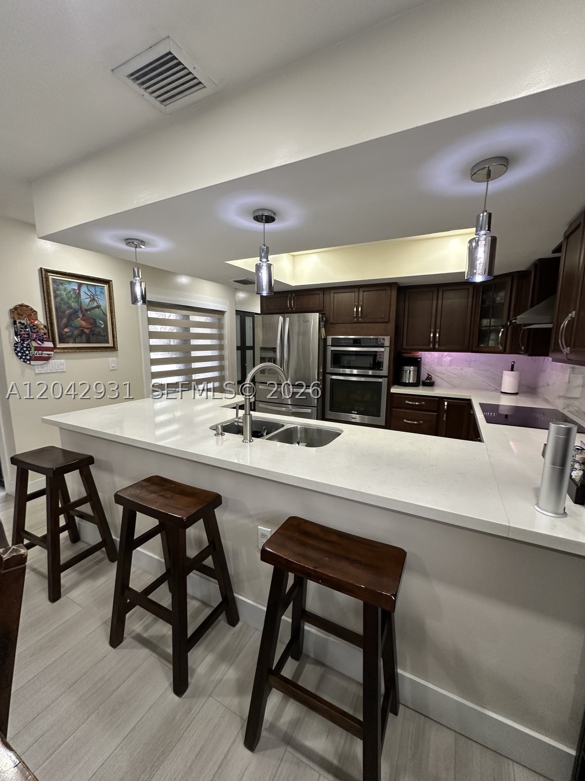 KENLAND COURT - Residential