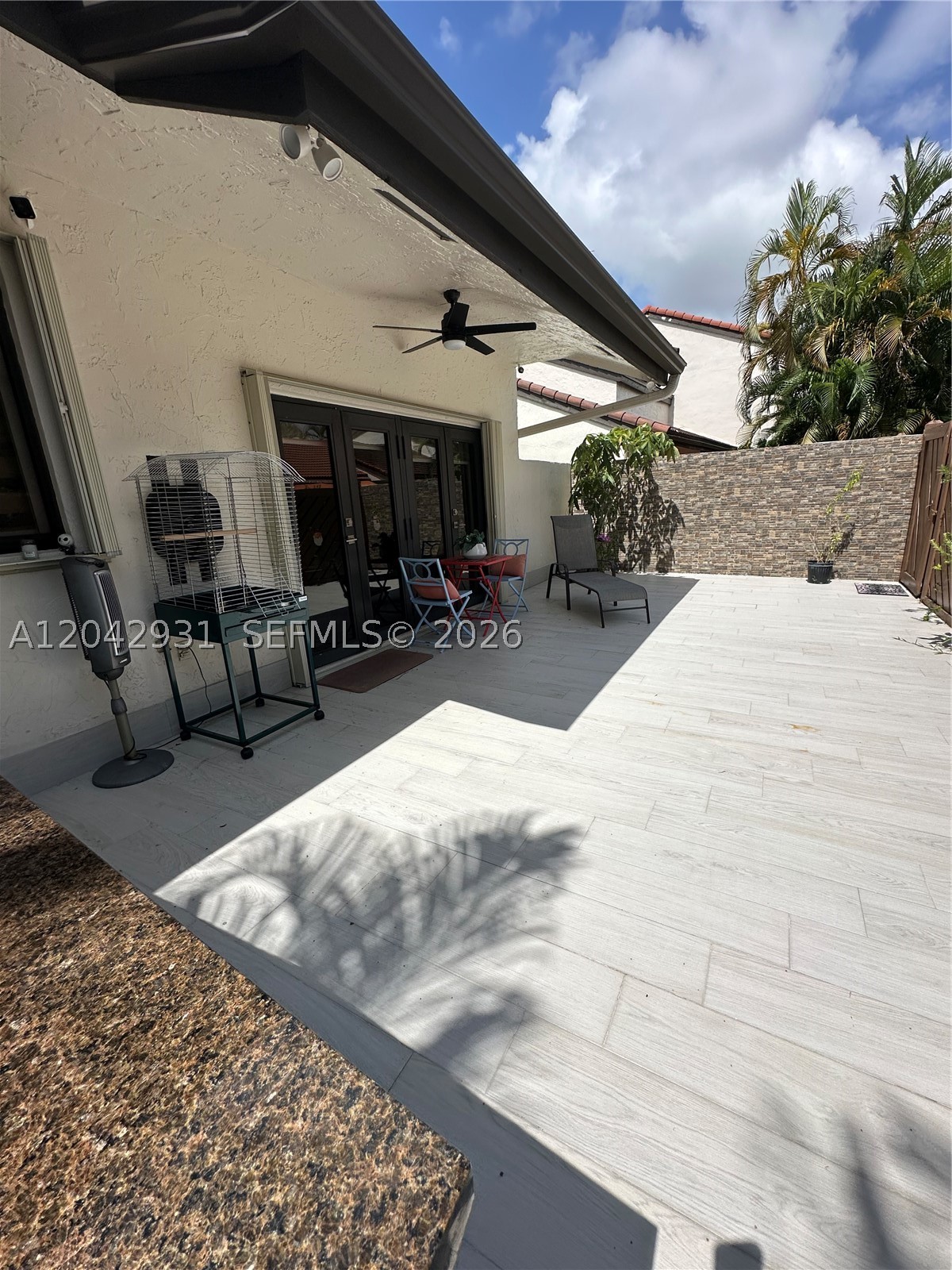 KENLAND COURT - Residential