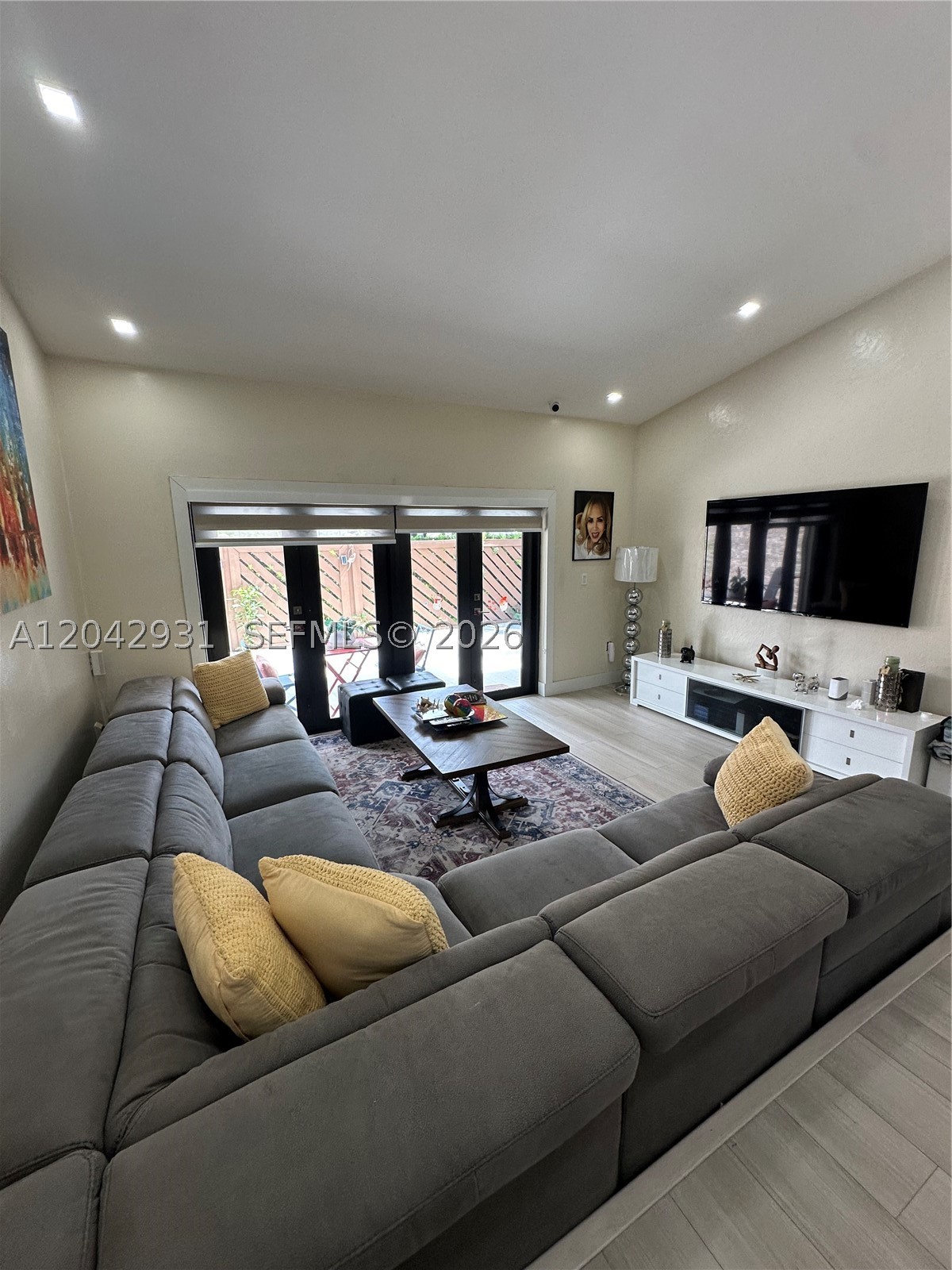 KENLAND COURT - Residential