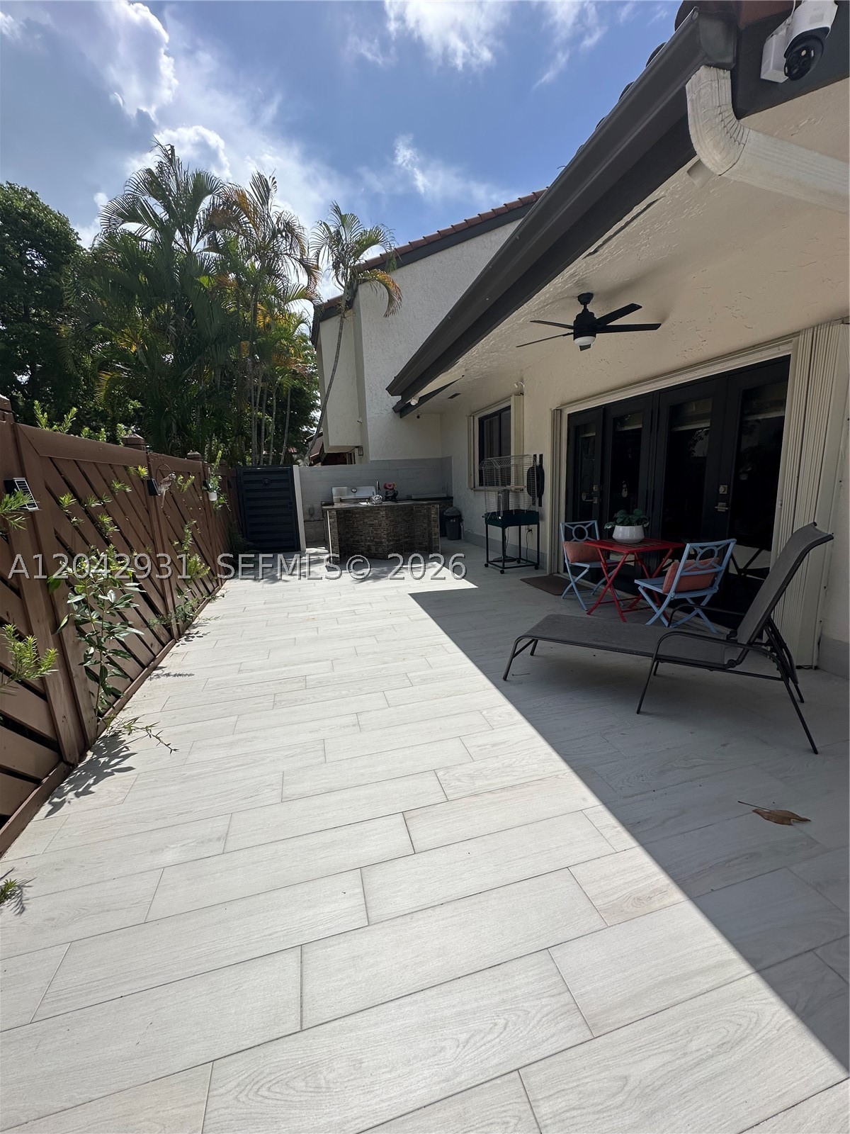 KENLAND COURT - Residential