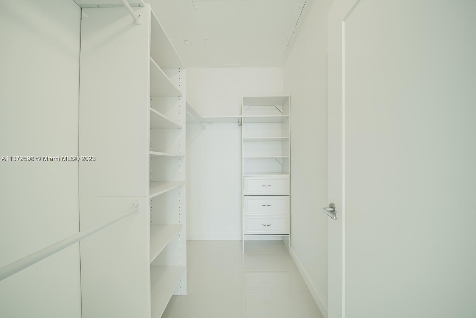 THE CRIMSON CONDO - Residential Lease