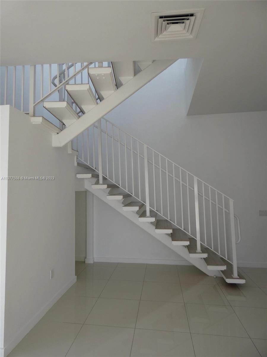 THE CRIMSON CONDO - Residential Lease