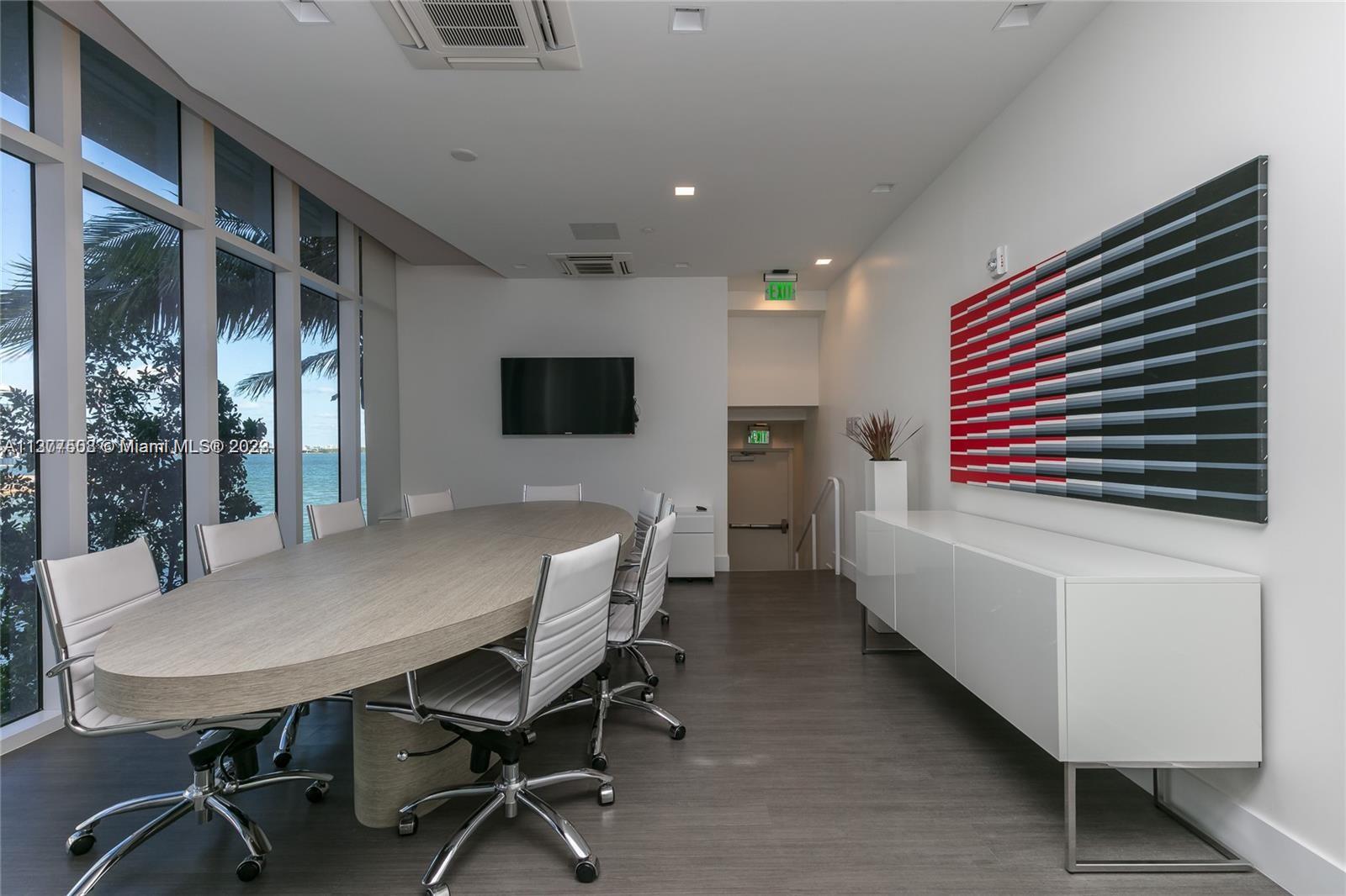 THE CRIMSON CONDO - Residential Lease