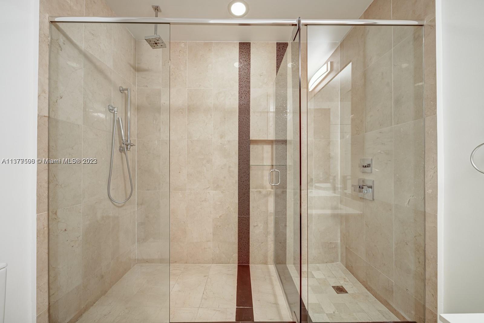 THE CRIMSON CONDO - Residential Lease
