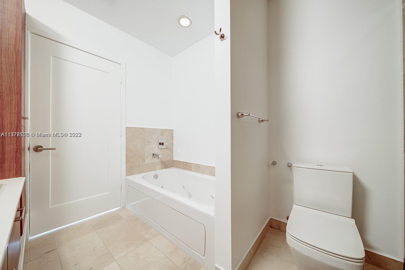 THE CRIMSON CONDO - Residential Lease